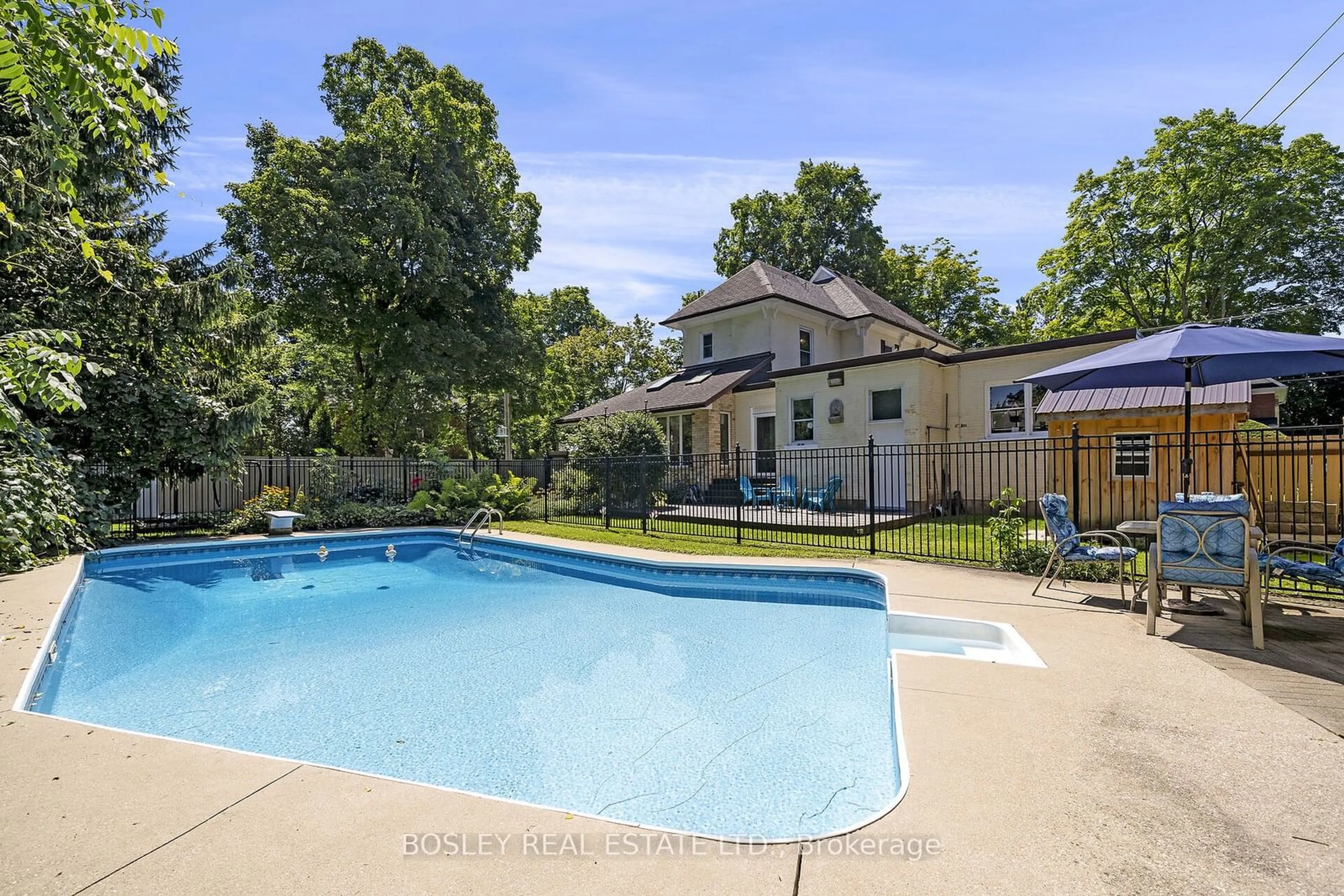 Indoor or outdoor pool for 135 Webb St, Minto Ontario N0G 1Z0