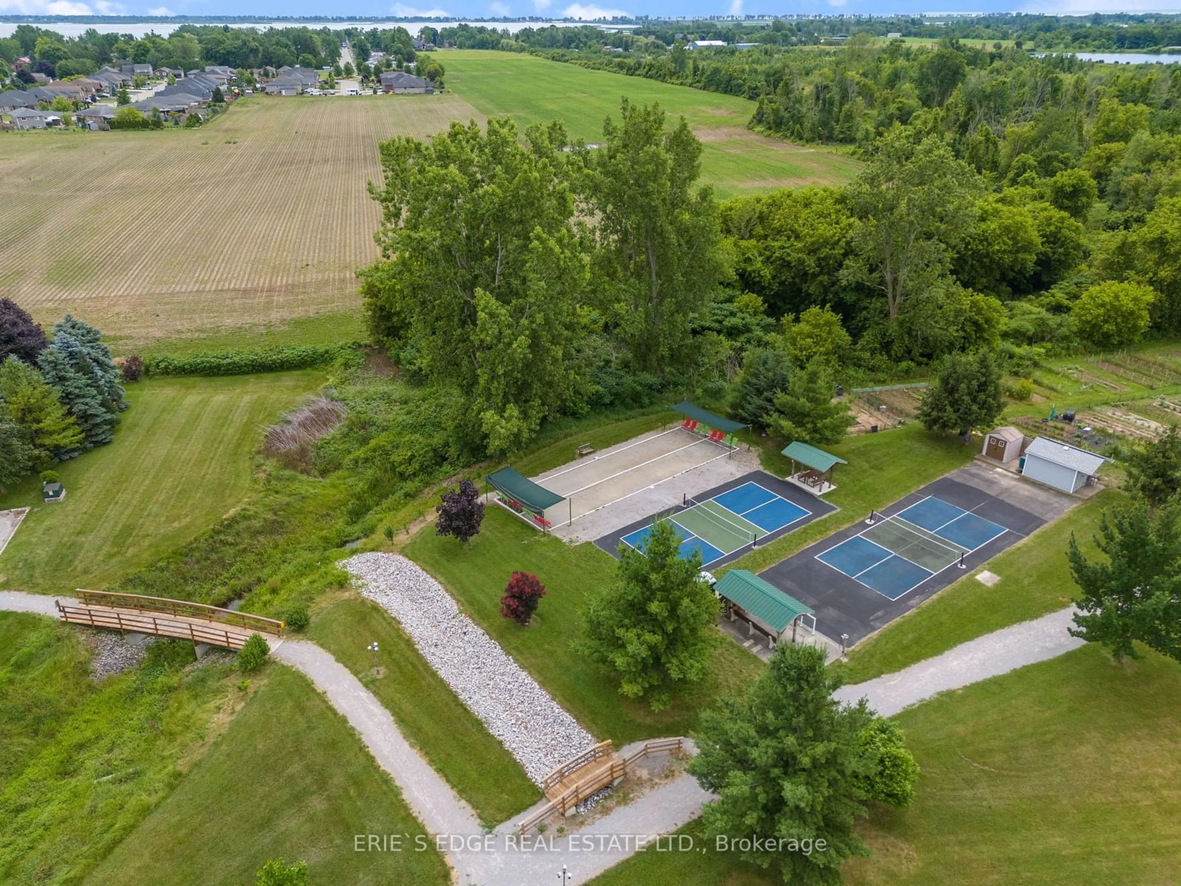 Indoor or outdoor pool for 25 Aspen Lane, Norfolk Ontario N0E 1M0