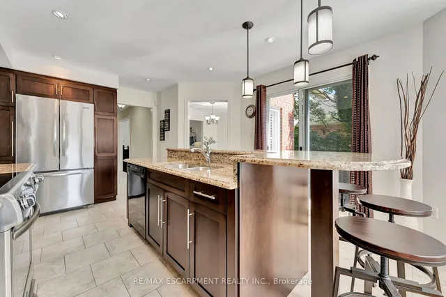 Additional property image - 19 Falconridge Dr