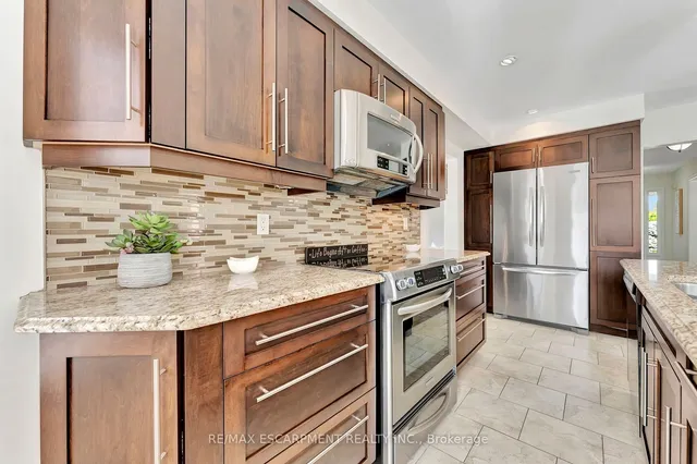 Additional property image - 19 Falconridge Dr