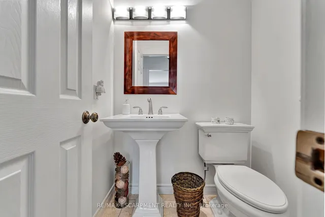 Additional property image - 19 Falconridge Dr
