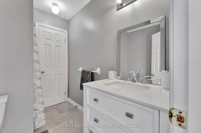 Additional property image - 19 Falconridge Dr