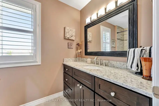 Additional property image - 19 Falconridge Dr