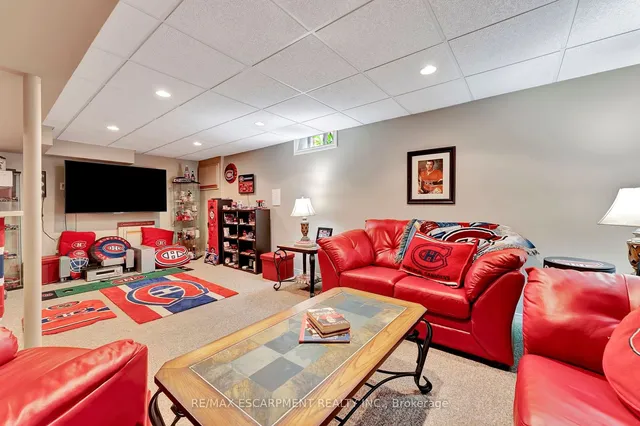 Additional property image - 19 Falconridge Dr