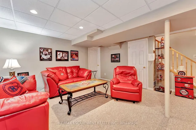 Additional property image - 19 Falconridge Dr