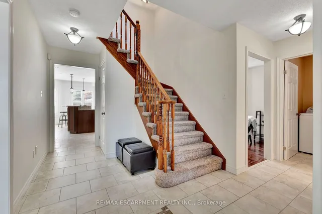 Additional property image - 19 Falconridge Dr