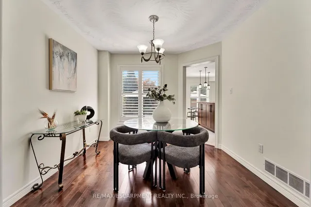 Additional property image - 19 Falconridge Dr