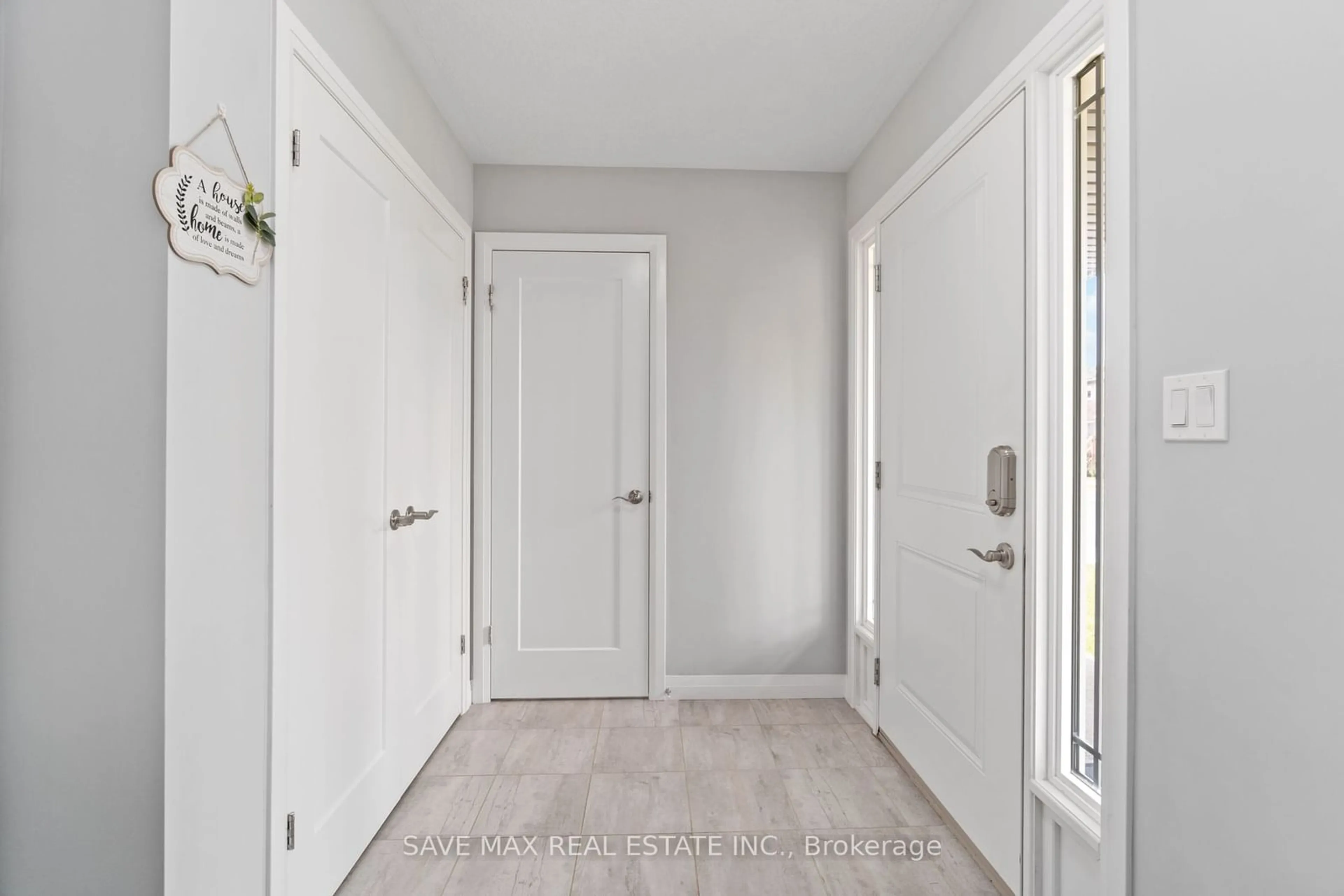 Indoor entryway, not visible floor for 126 Laguna Village Cres, Hamilton Ontario L0R 1P0