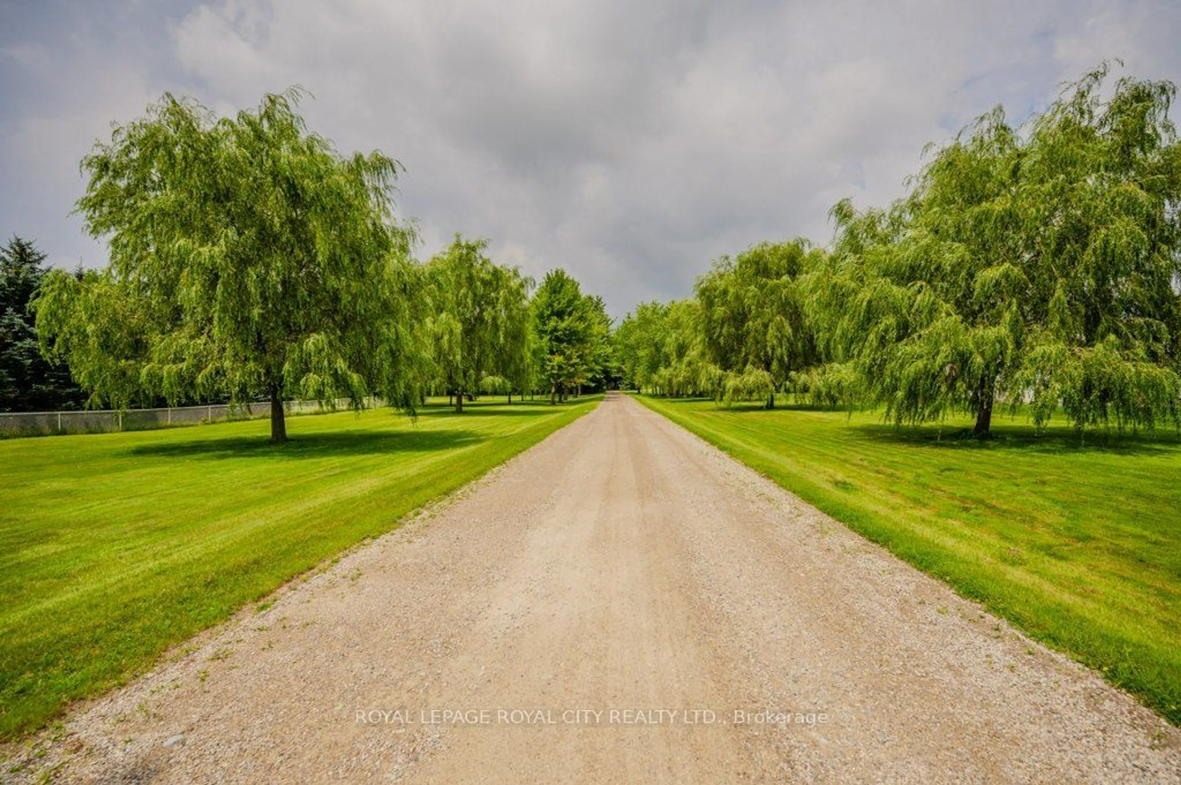 Patio, the street view for 7456 Wellington Road 51, Guelph/Eramosa Ontario N1H 6J2