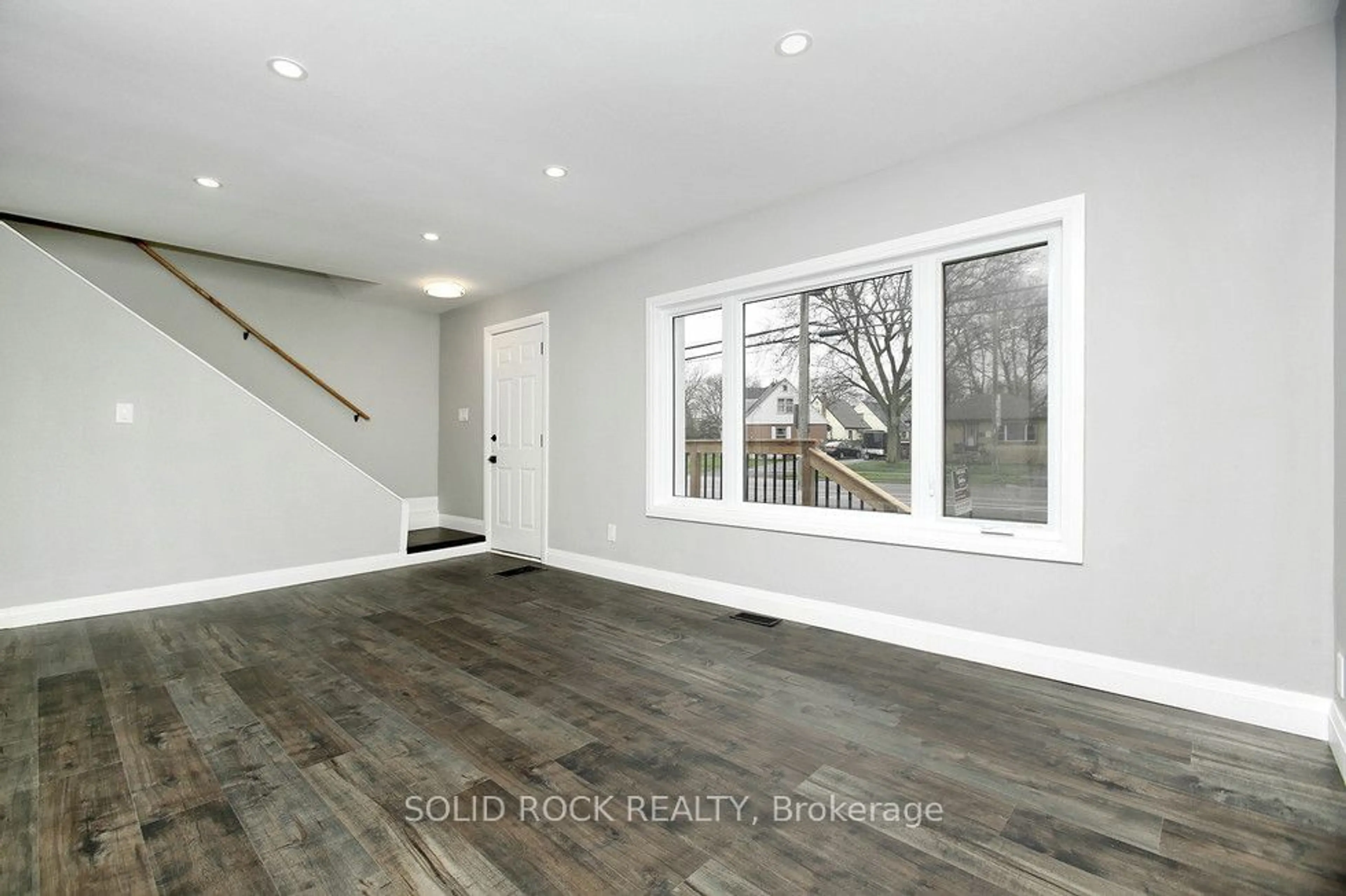 Indoor entryway, wood floors for 339 Melvin Ave, Hamilton Ontario L8H 2K6