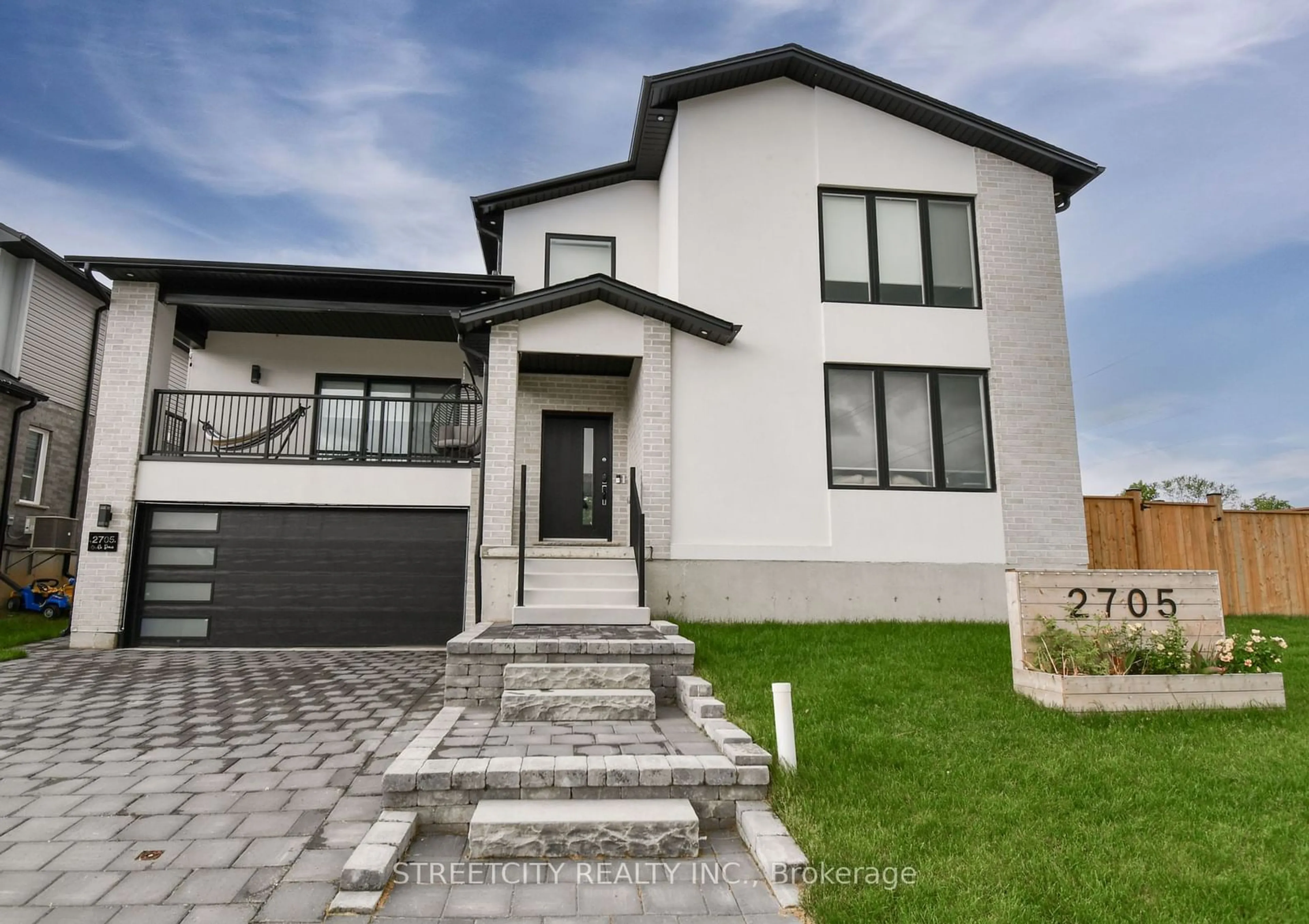 Frontside or backside of a home for 2705 Oriole Dr, London Ontario N6M 0G6