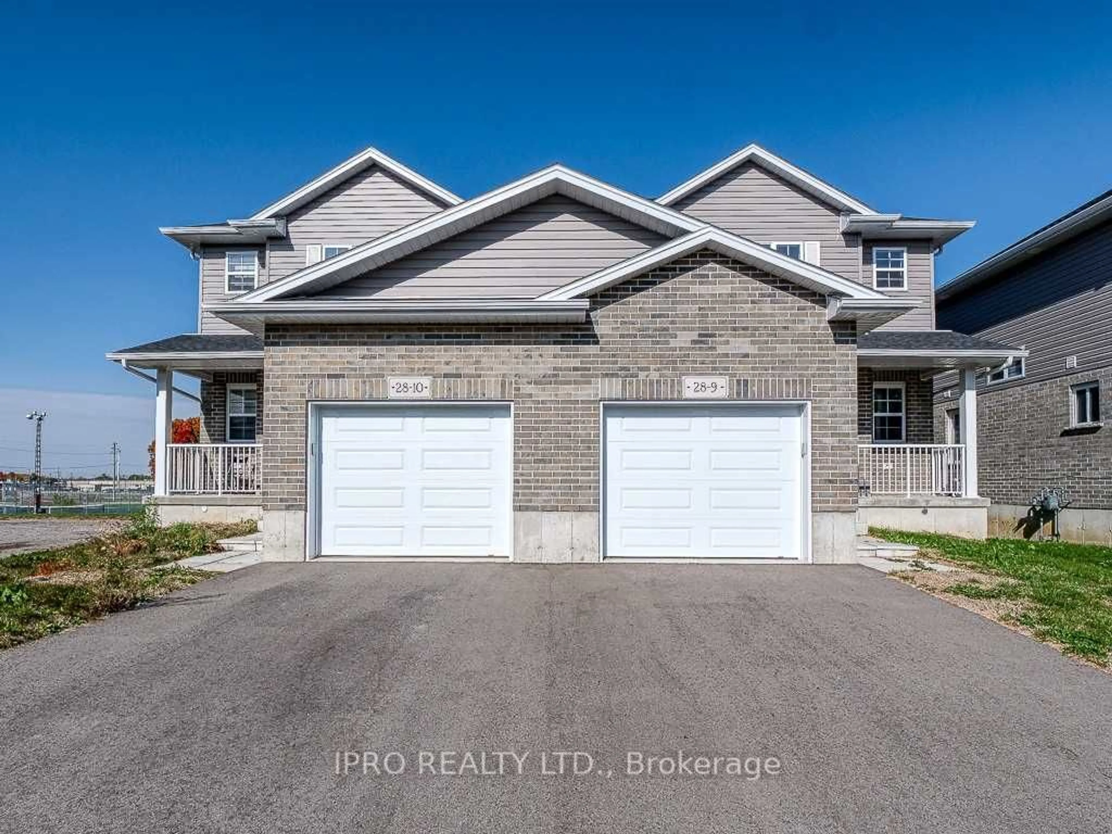 Frontside or backside of a home, the street view for 28 Minler St #9, Ingersoll Ontario L8J 0J6