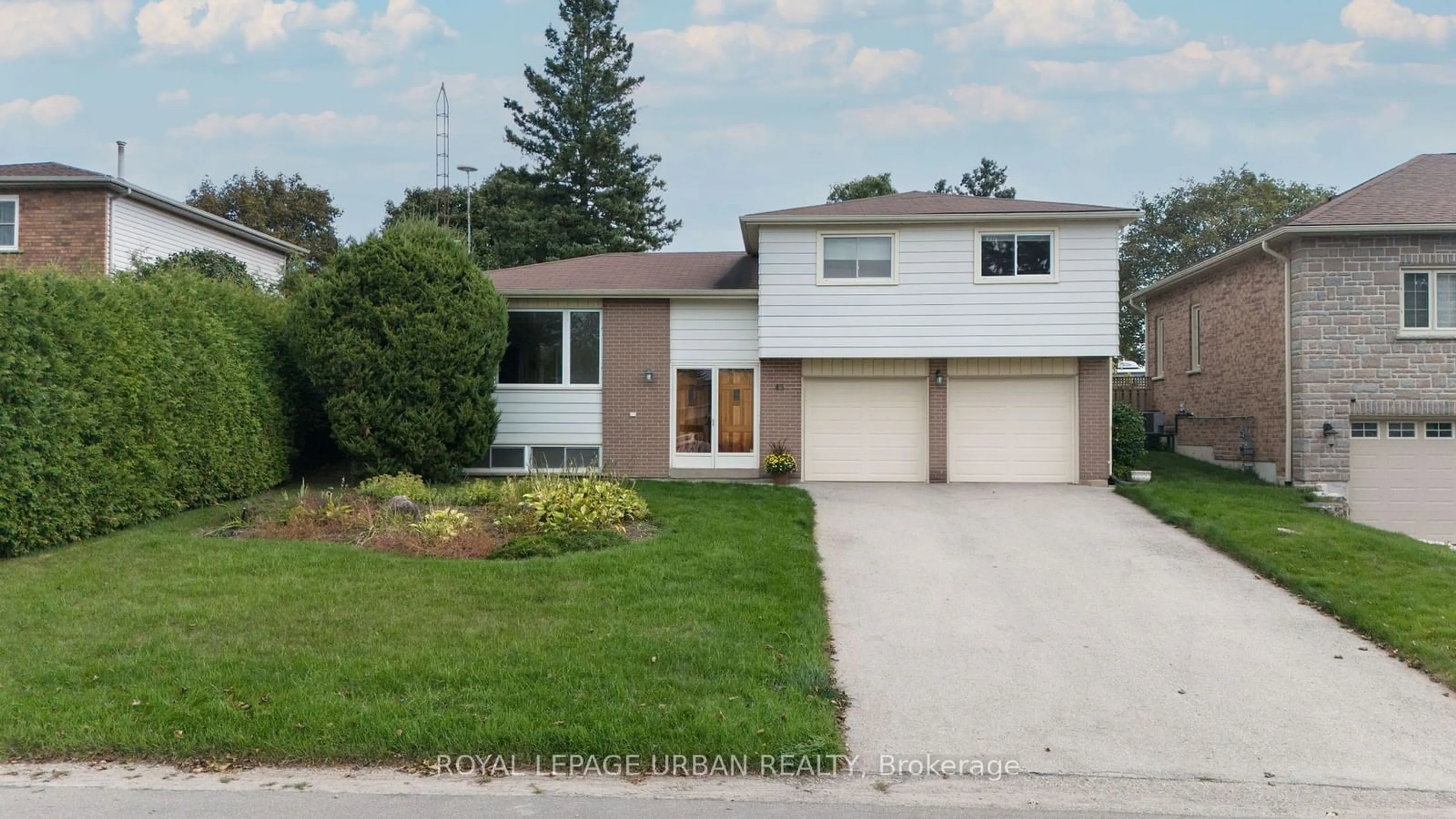 Frontside or backside of a home, the street view for 45 Erindale Dr, Erin Ontario N0B 1T0