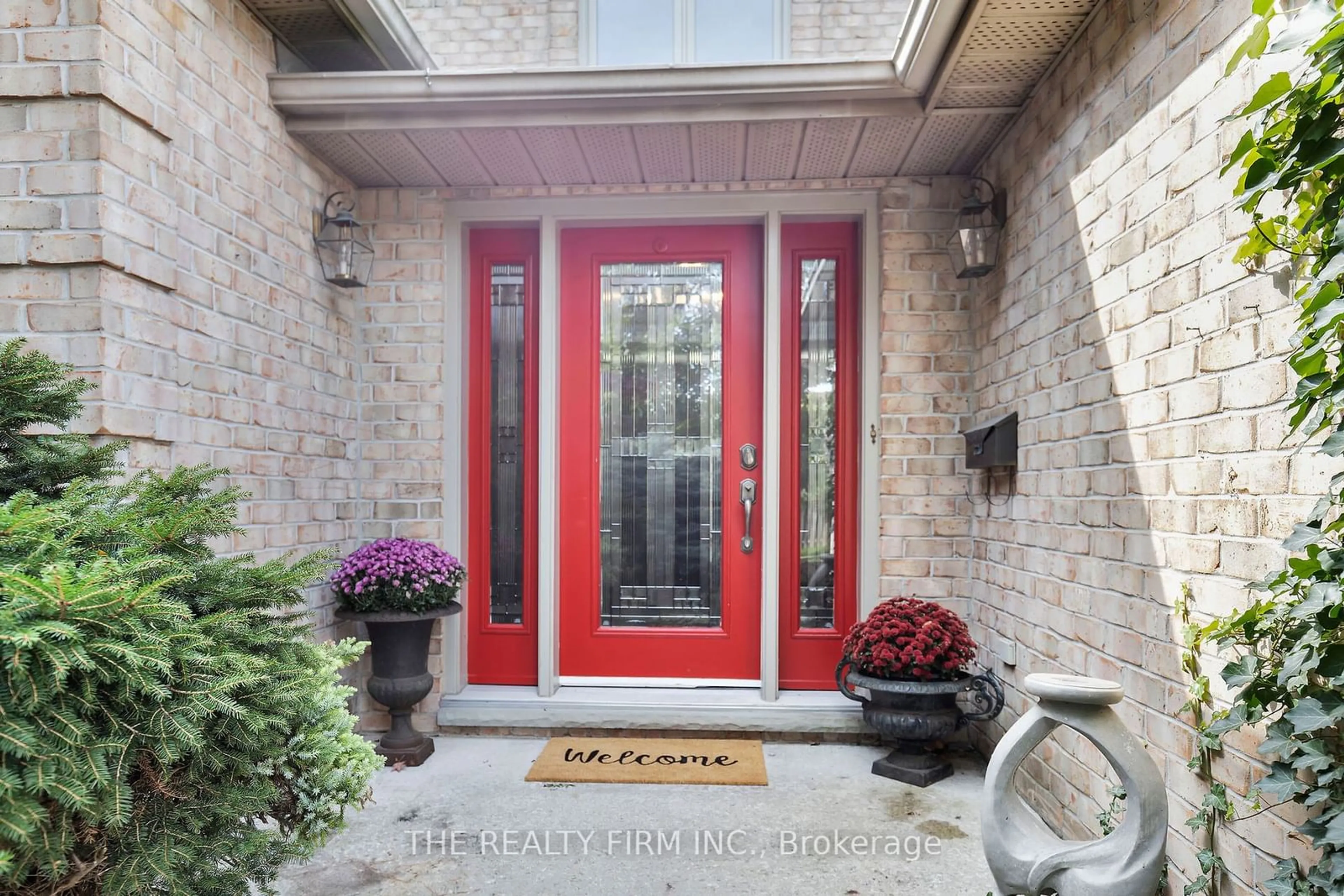 Indoor entryway, wood floors for 231 Sunnyside Dr, London Ontario N5X 3V1