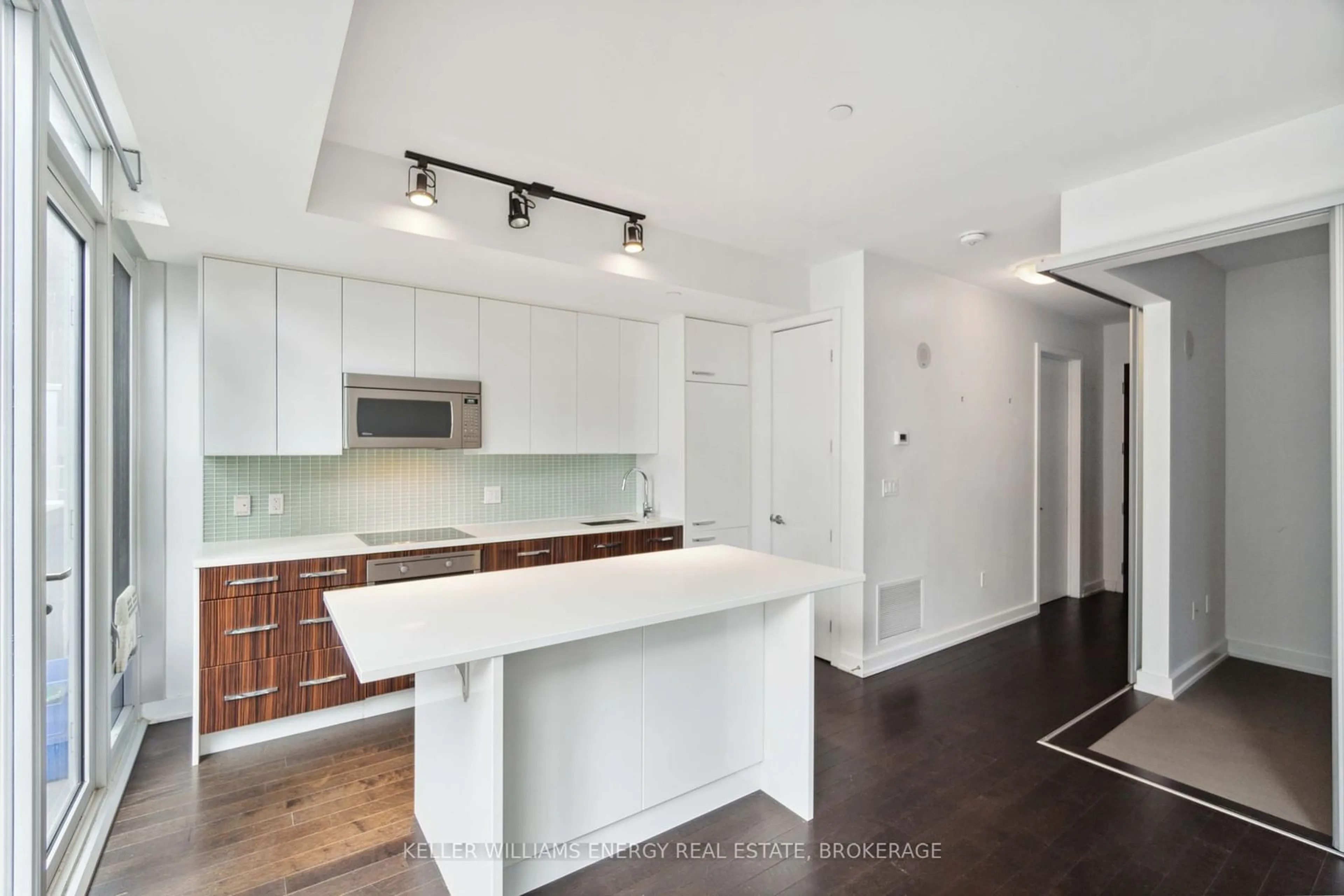 Kitchen for 111 Champagne Ave #212, Ottawa Ontario K1S 5V3