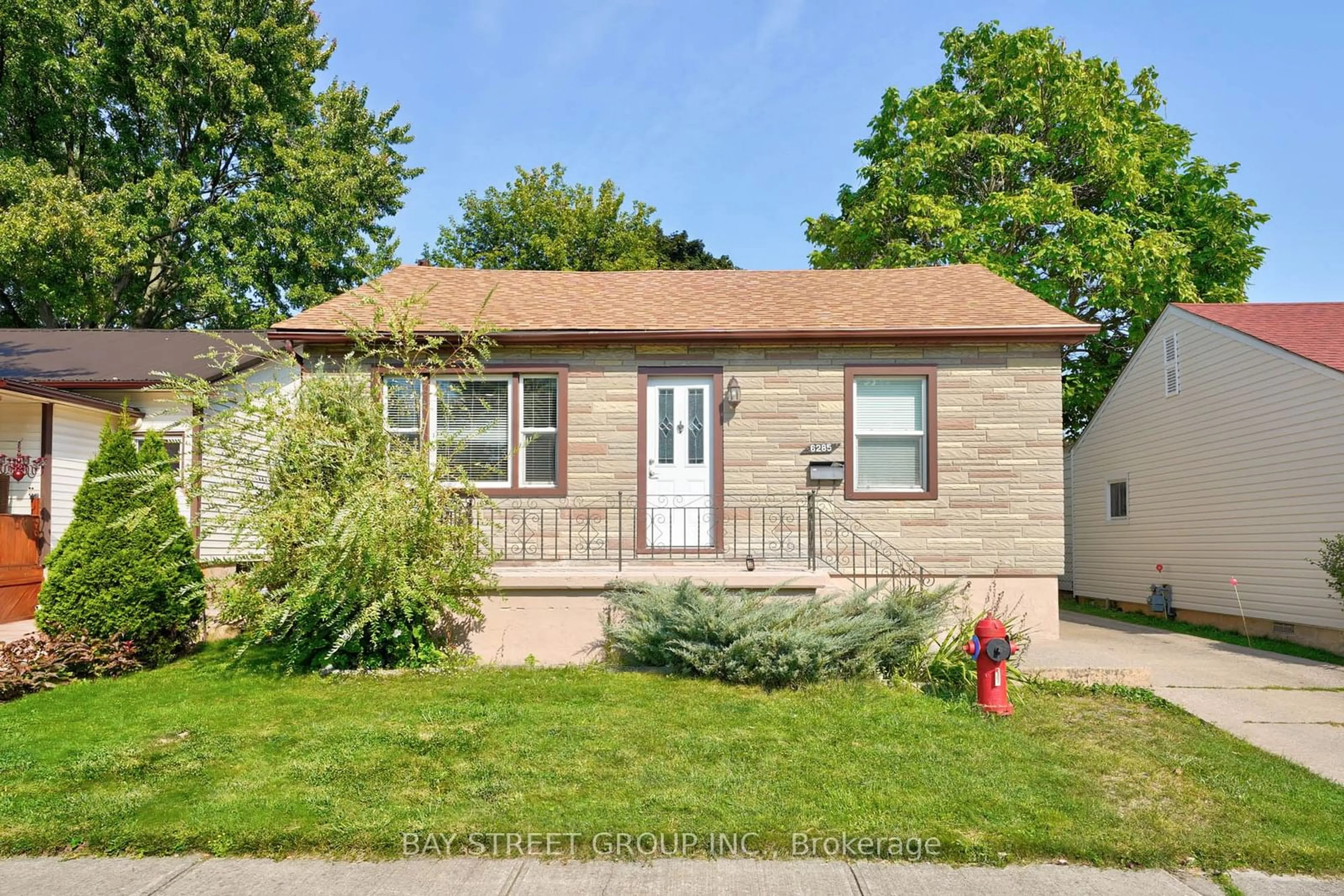 Frontside or backside of a home, cottage for 6285 Skinner St, Niagara Falls Ontario L2G 2Y6