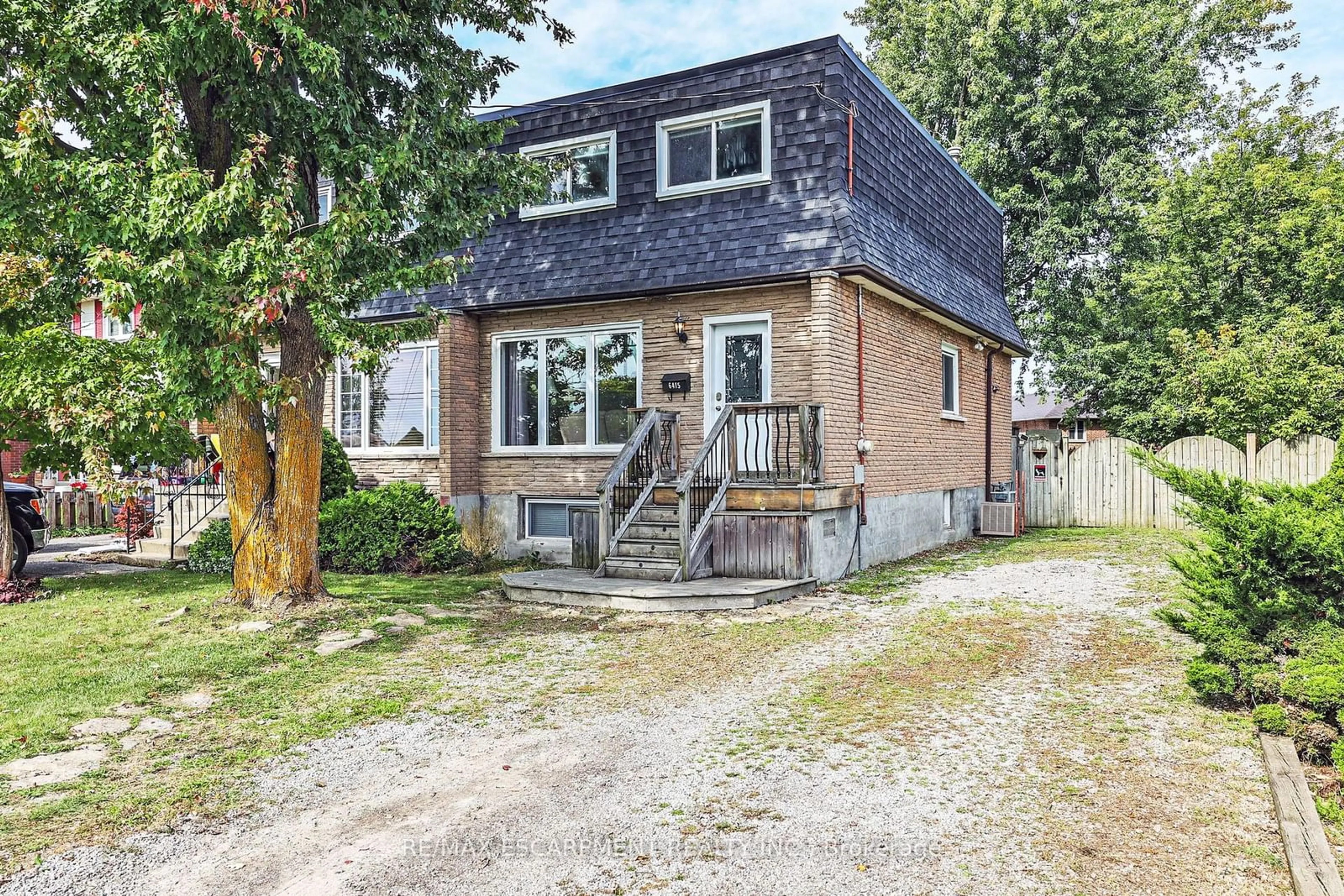 Frontside or backside of a home, cottage for 6415 Townline Rd, West Lincoln Ontario L0R 2A0