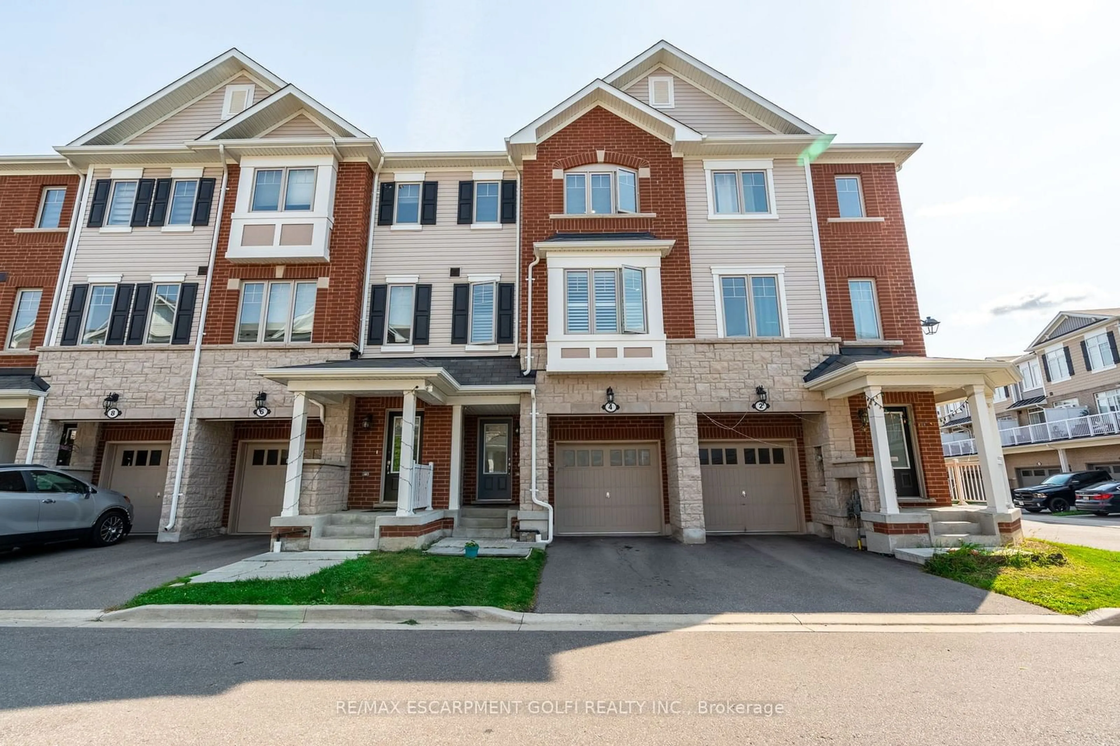 A pic from exterior of the house or condo, the street view for 4 Rapids Lane, Hamilton Ontario L8K 0A3