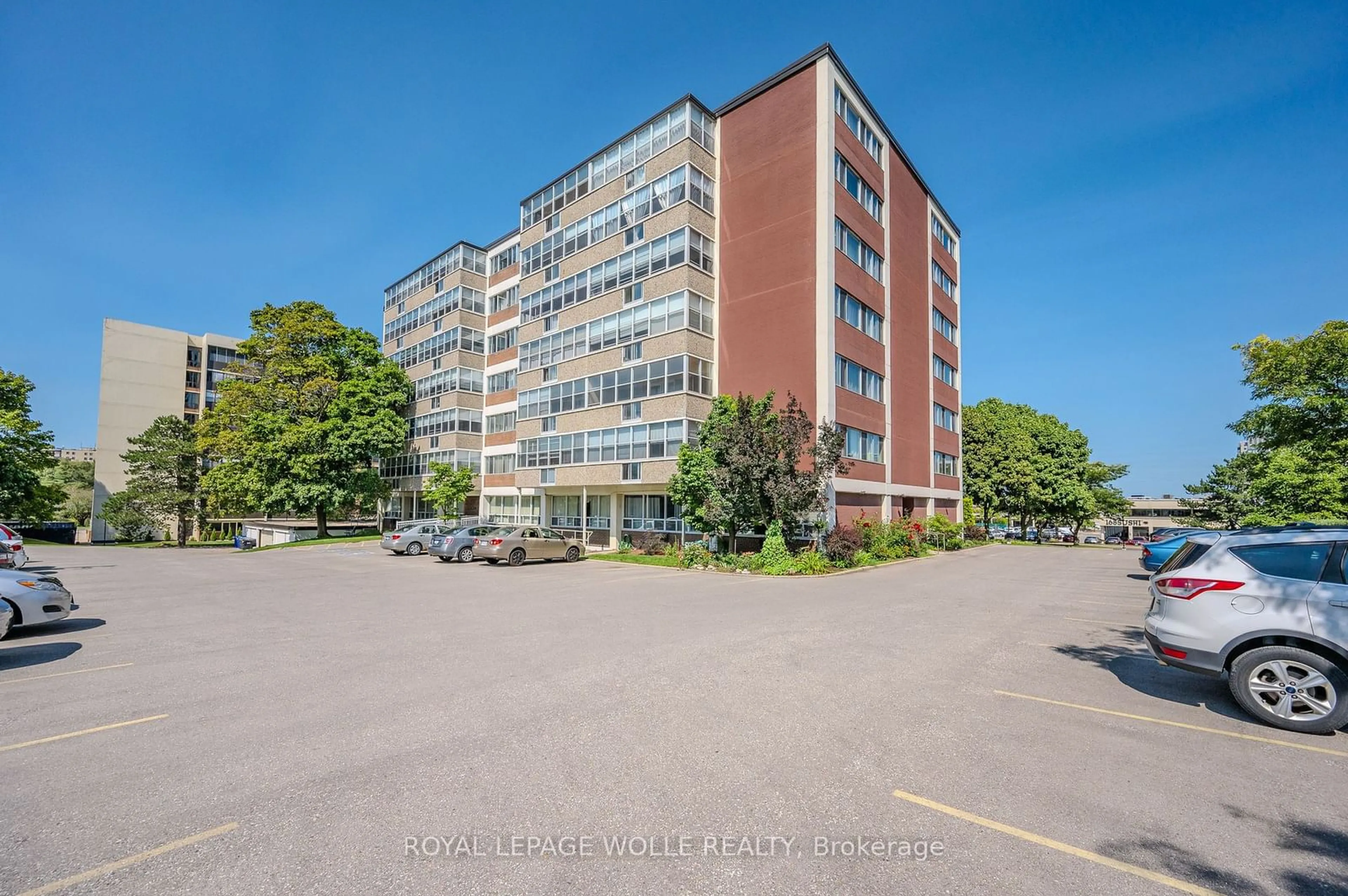 A pic from exterior of the house or condo, the front or back of building for 45 Westmount Rd #708, Waterloo Ontario N2L 2R3