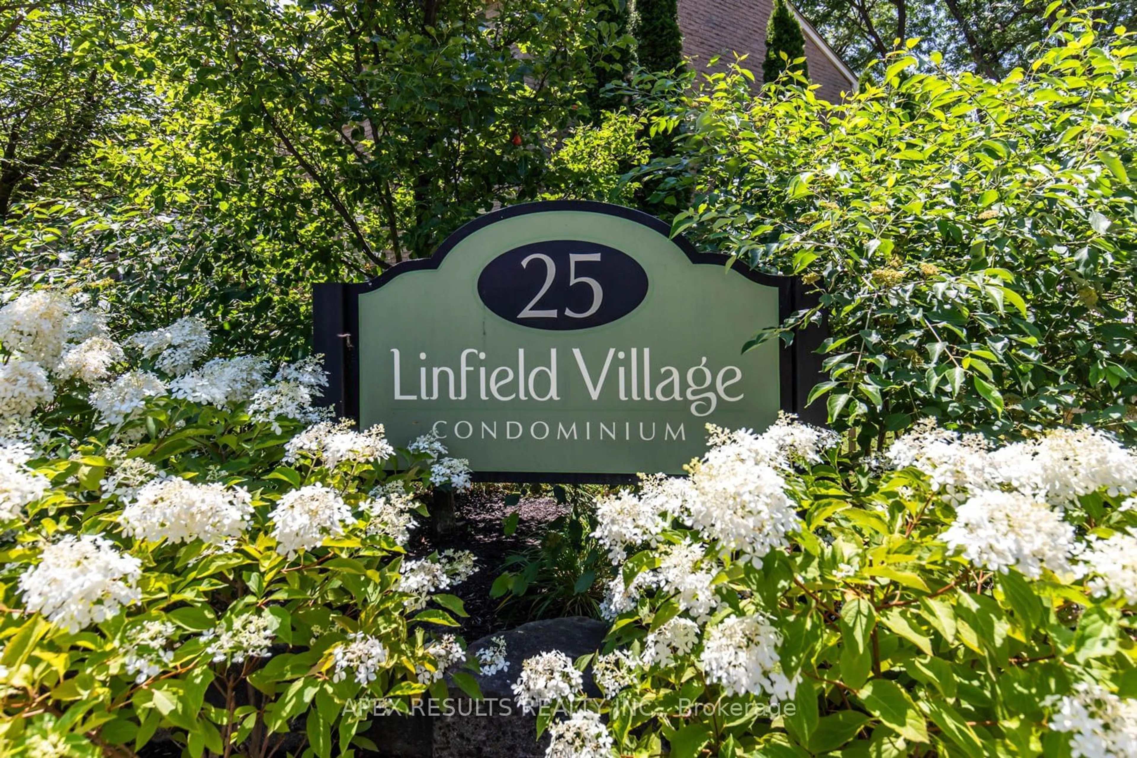 A pic from exterior of the house or condo, the street view for 25 Linfield Dr #7, St. Catharines Ontario L2N 5T7