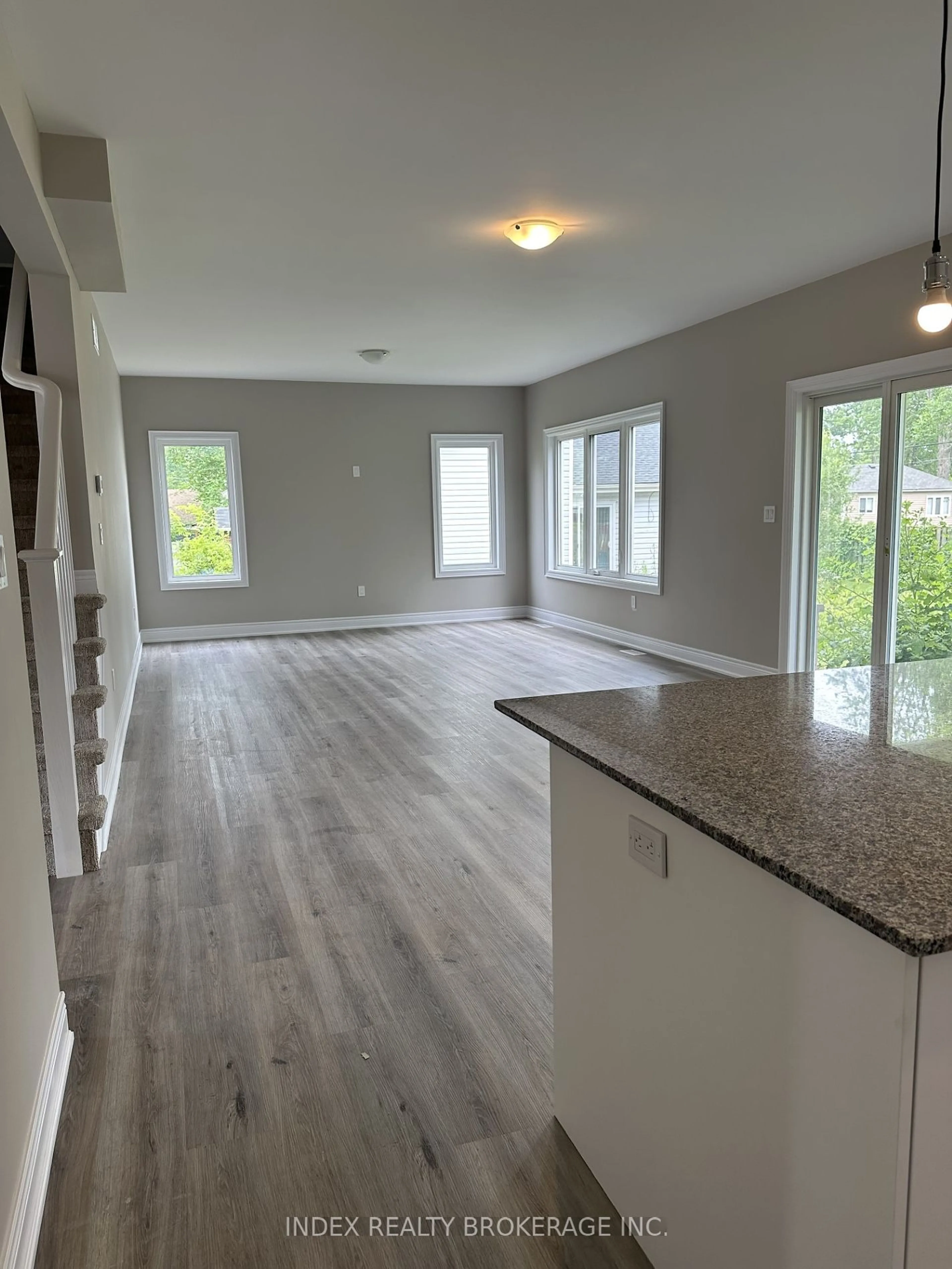 Open concept kitchen for 3109 Riselay Ave, Fort Erie Ontario L0S 1N0