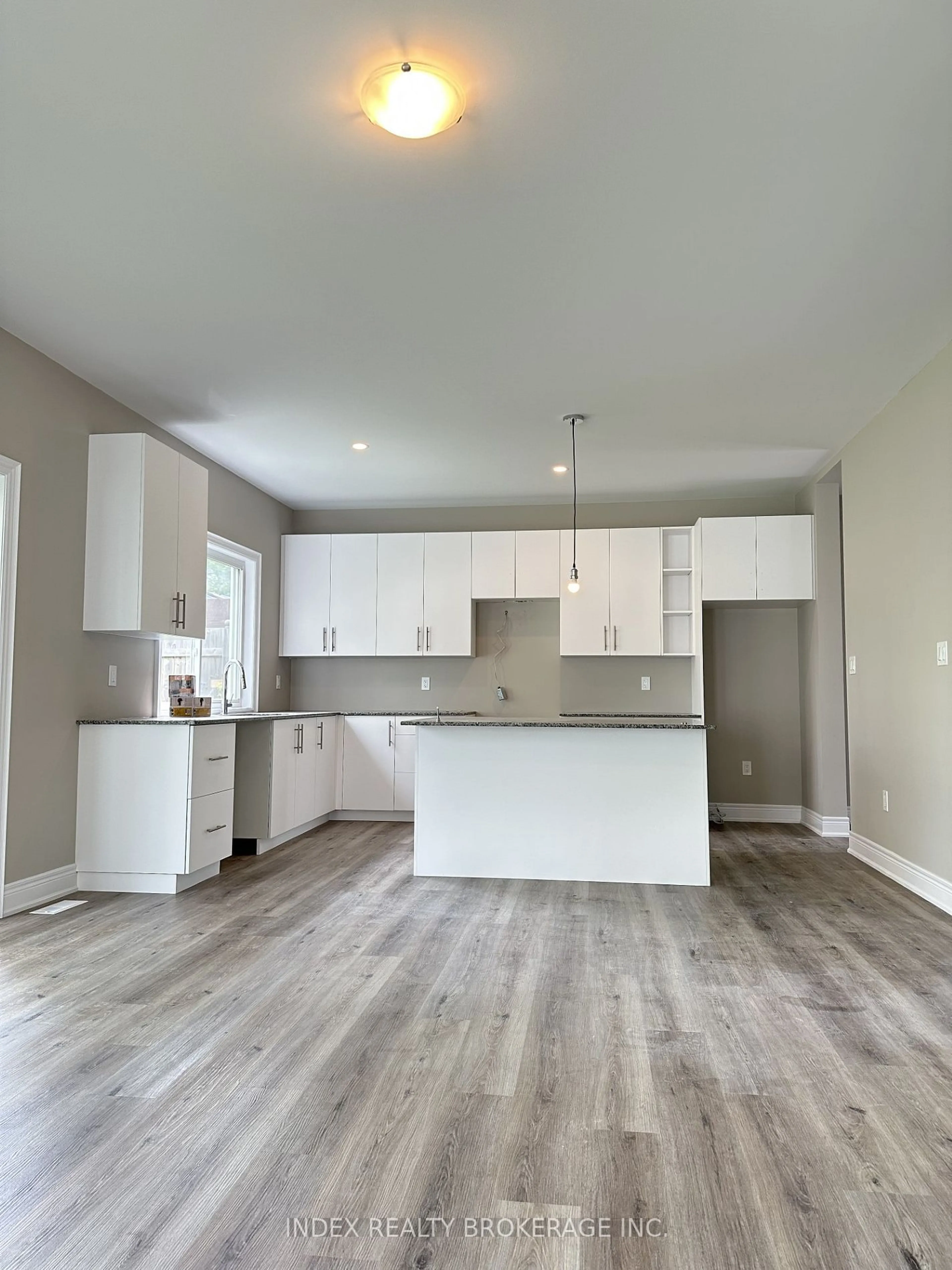 Open concept kitchen for 3109 Riselay Ave, Fort Erie Ontario L0S 1N0