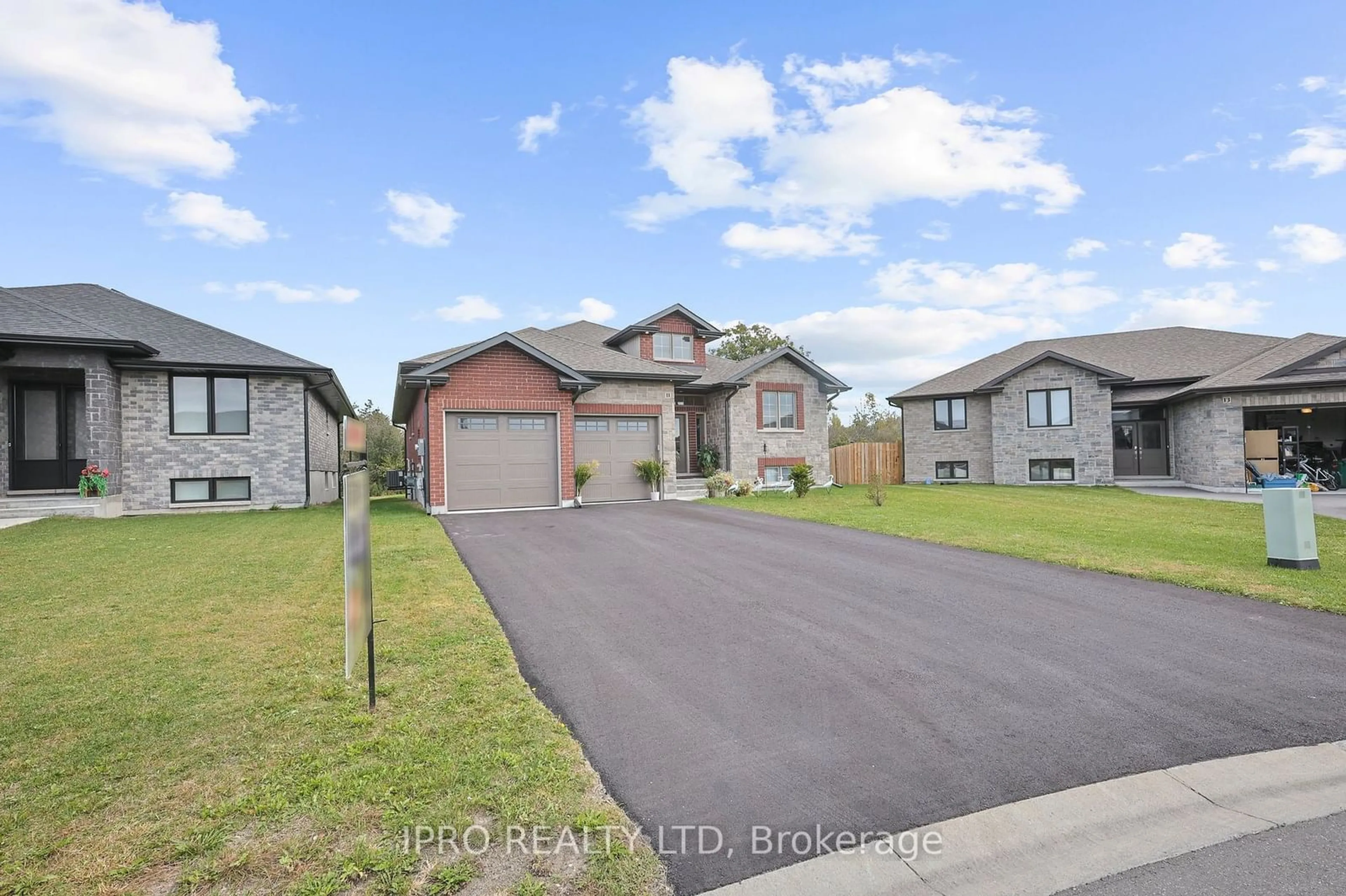 Frontside or backside of a home, the street view for 11 CATTAIL Cres, Quinte West Ontario K8V 0J3