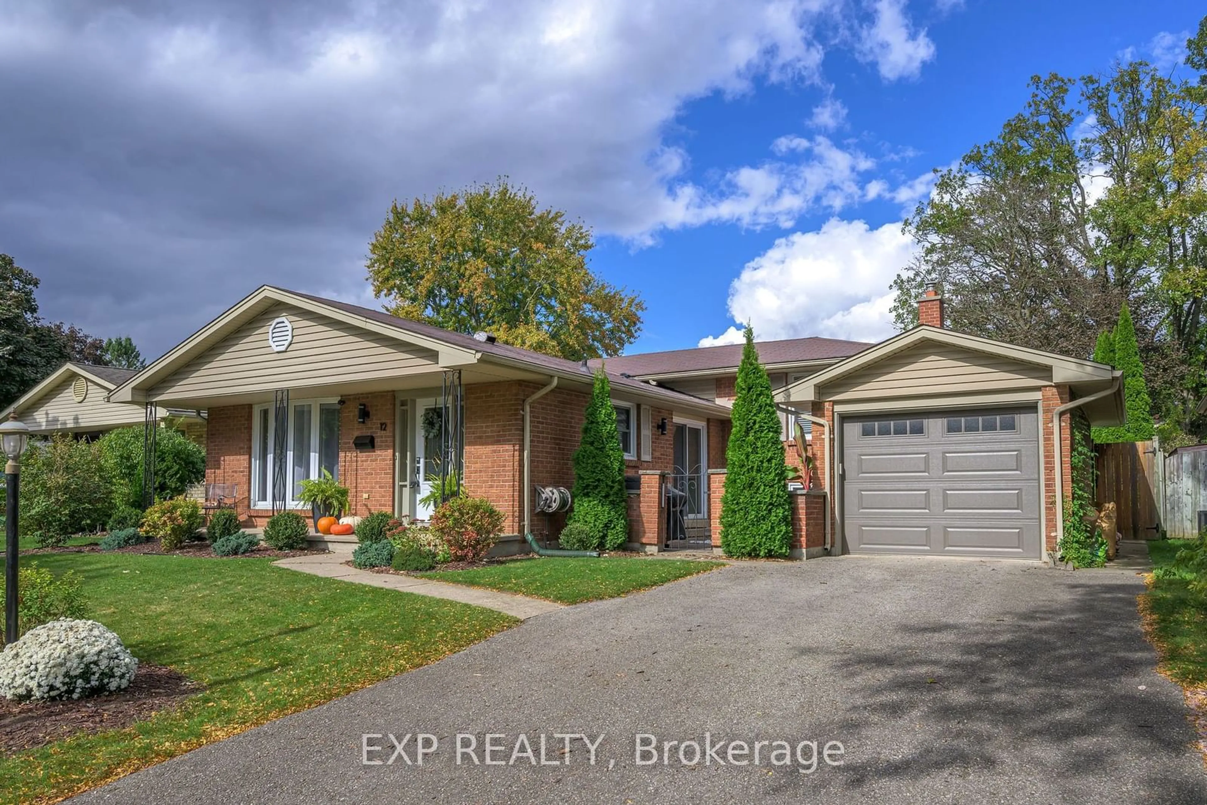 Frontside or backside of a home for 12 Killarney Rd, London Ontario N5X 2A7