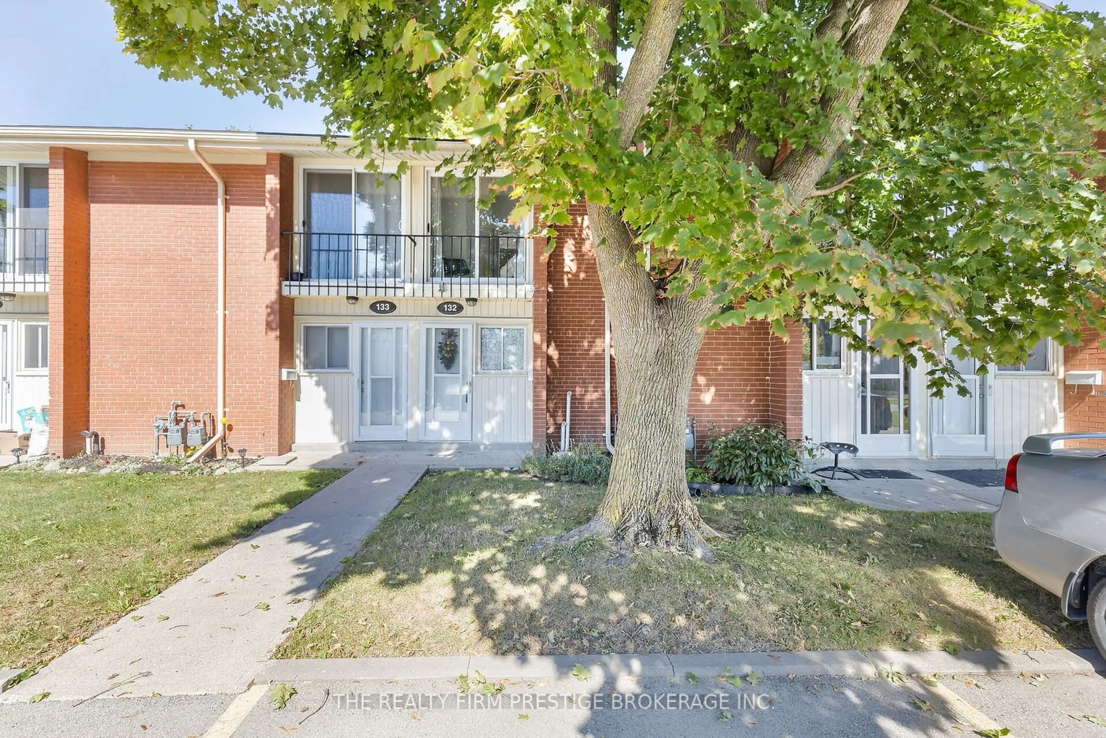 A pic from exterior of the house or condo for 1090 Kipps Lane #132, London Ontario N5Y 1V4