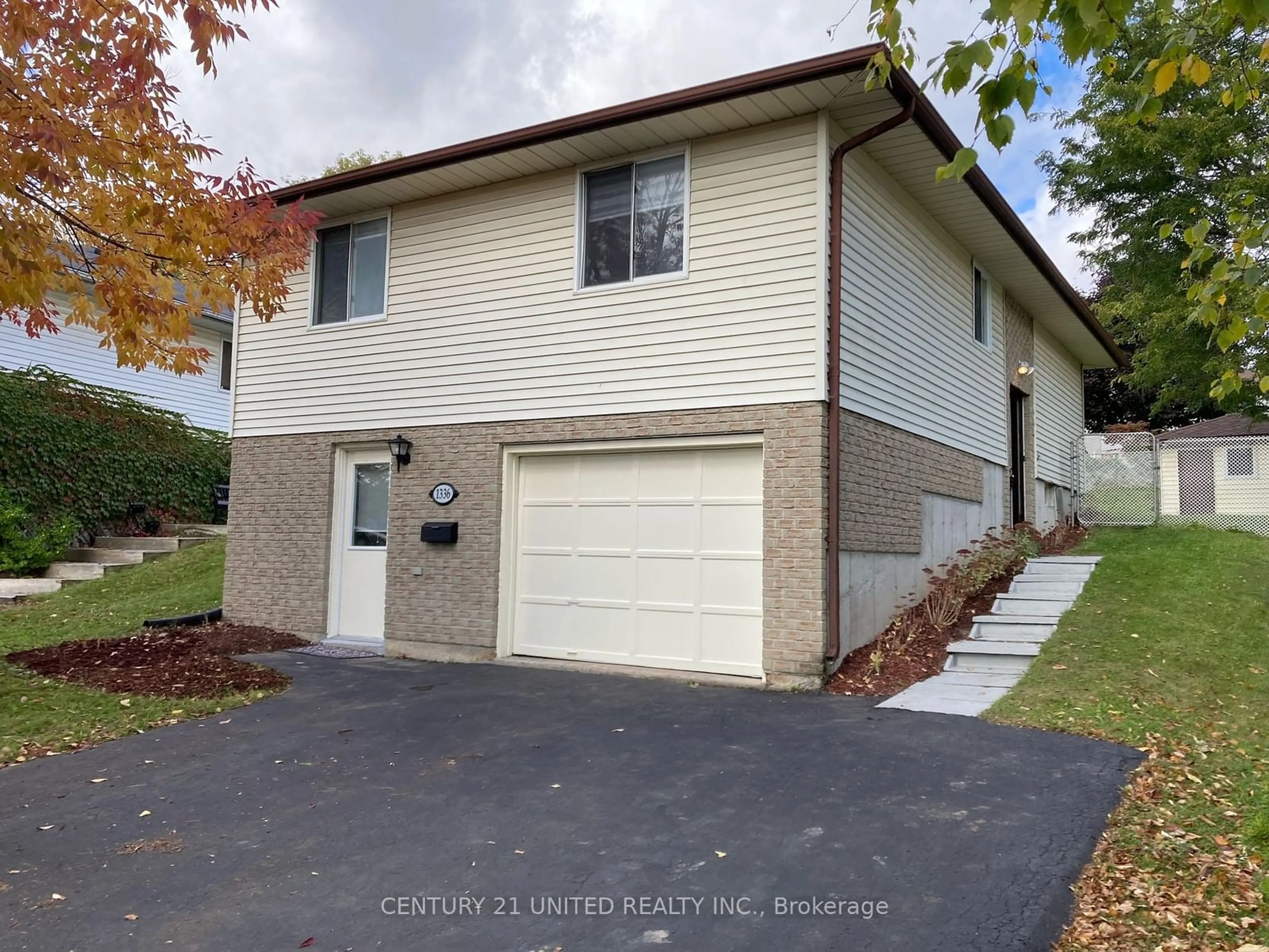 Frontside or backside of a home, the street view for 1336 Tudor Cres, Peterborough Ontario K9L 1W9