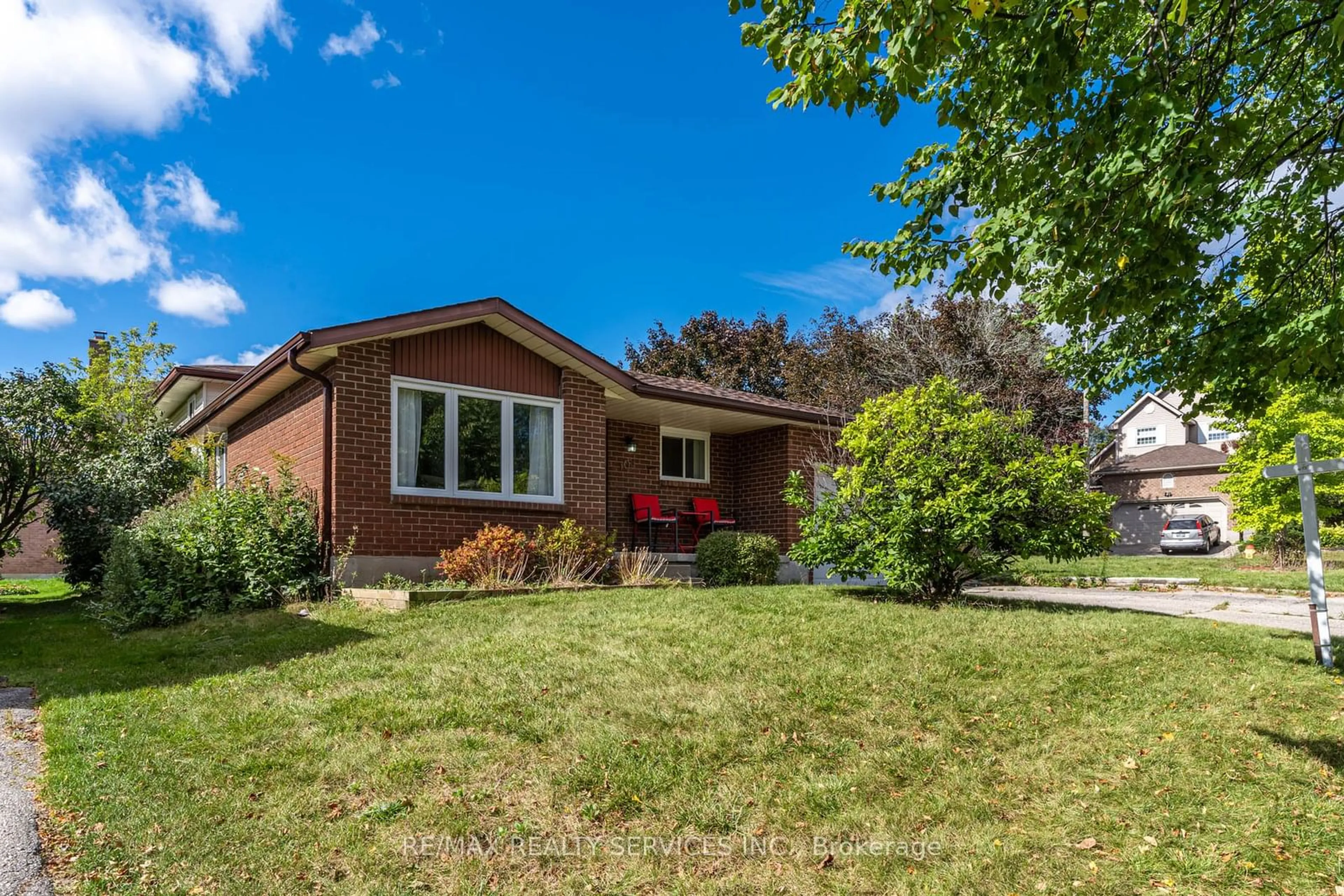 Frontside or backside of a home for 109 Biehn Dr, Kitchener Ontario N2R 1M6