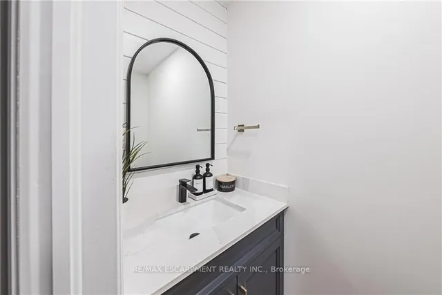 Additional property image - 14 Dolphin Pl