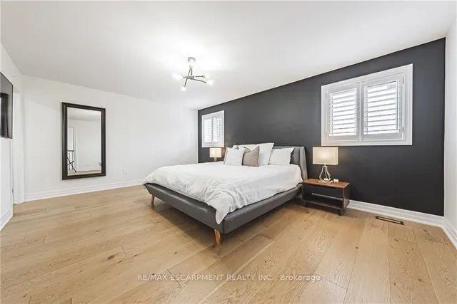 Additional property image - 14 Dolphin Pl