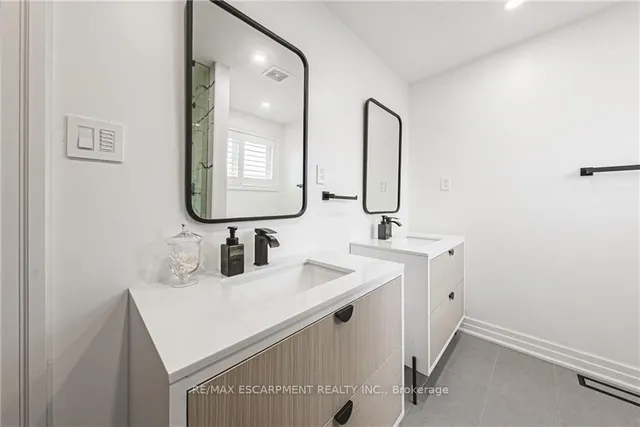 Additional property image - 14 Dolphin Pl