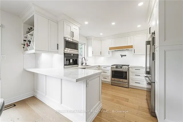 Additional property image - 14 Dolphin Pl