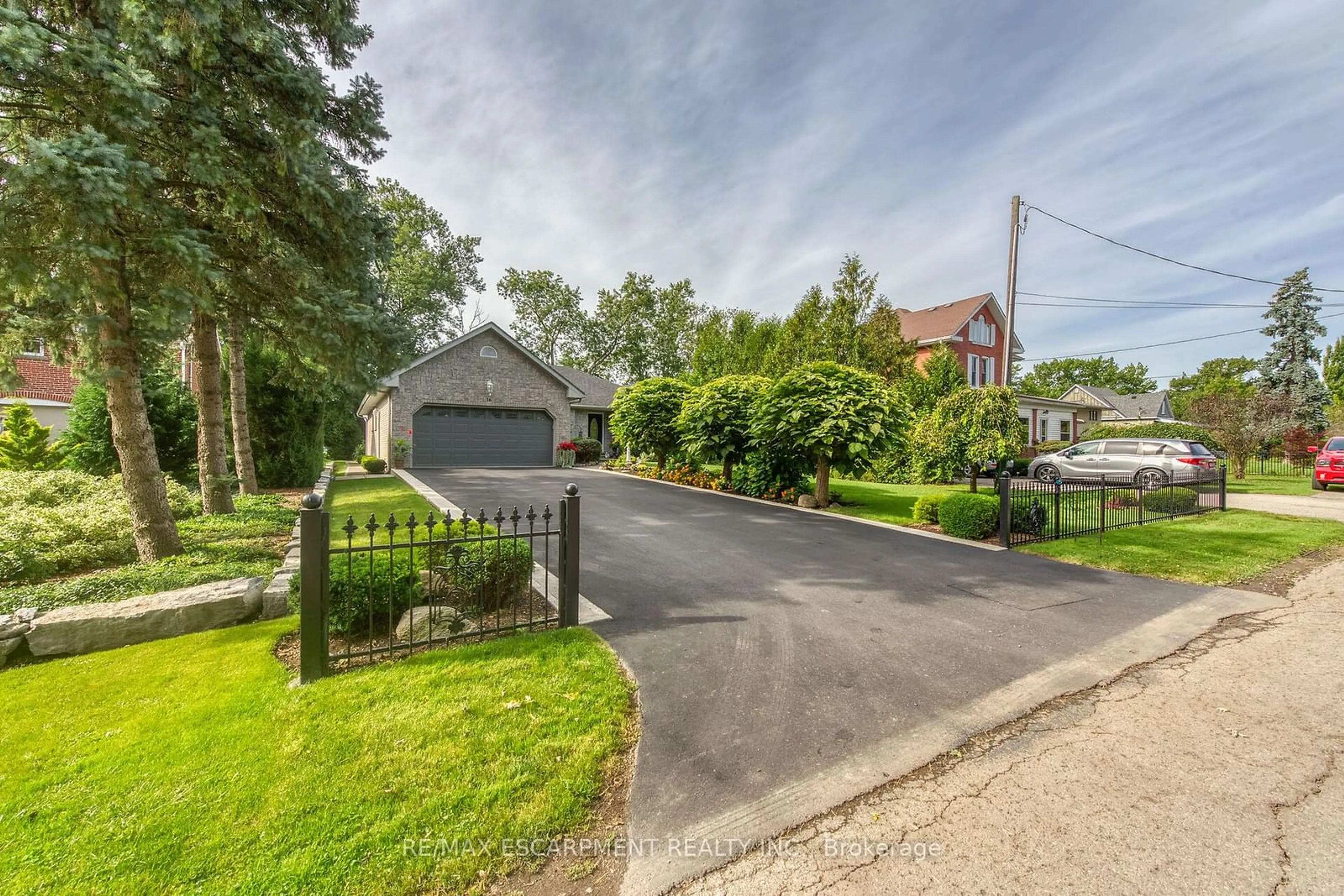 A pic from exterior of the house or condo, the street view for 28 CHURCH St, Haldimand Ontario N0A 1H0