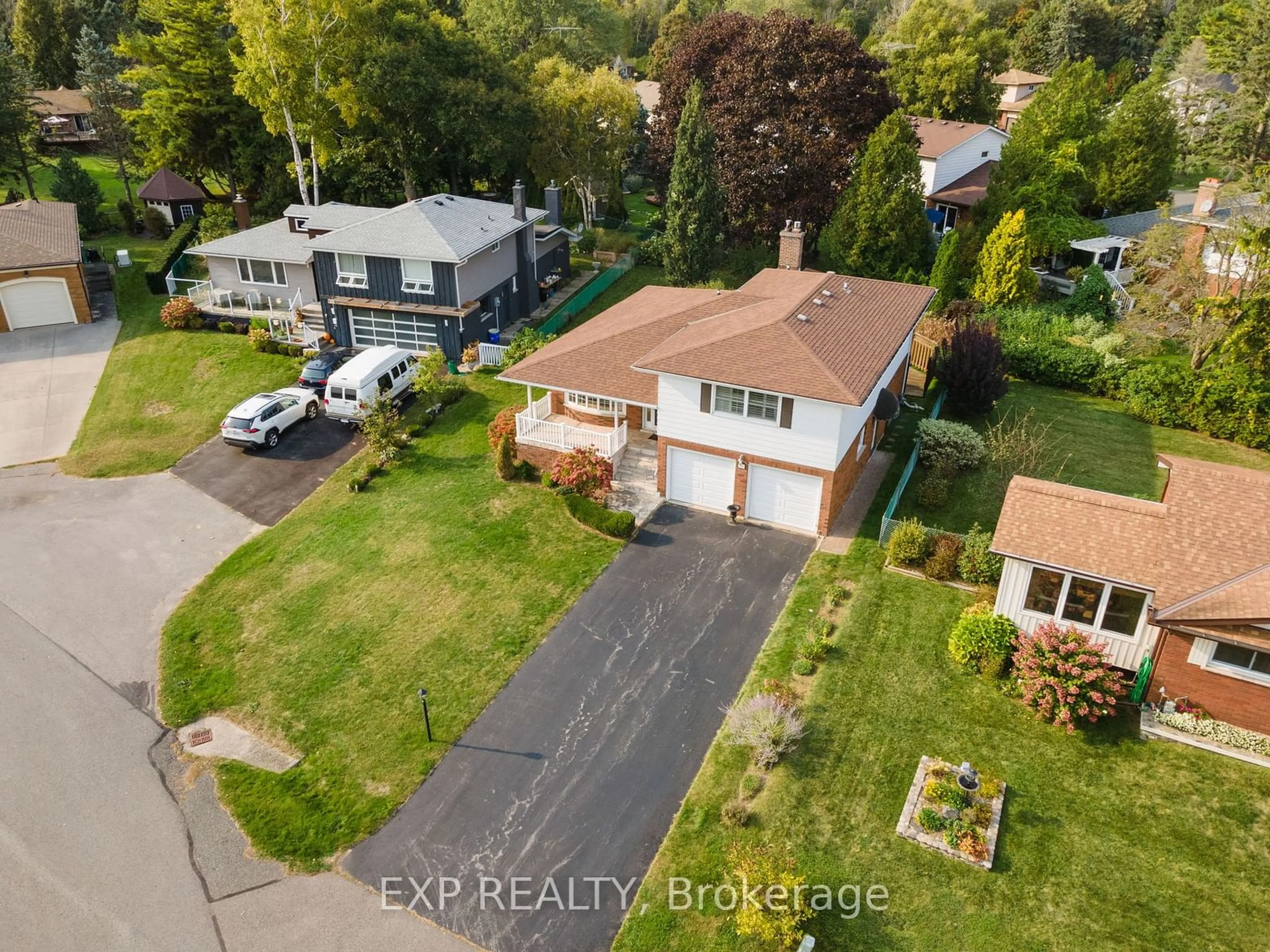 Frontside or backside of a home, the street view for 20 Pebble Beach Dr, Cobourg Ontario K9A 2C5