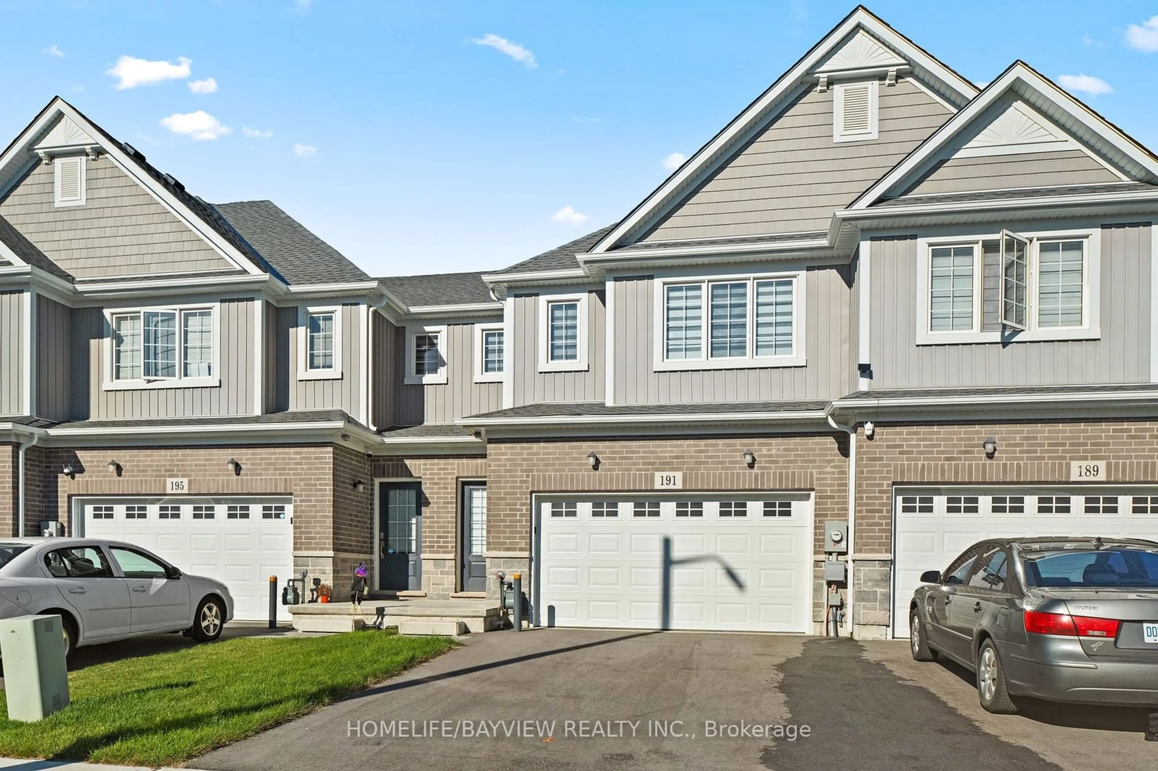 A pic from exterior of the house or condo, the street view for 191 Bur Oak Dr, Thorold Ontario L2V 0C1