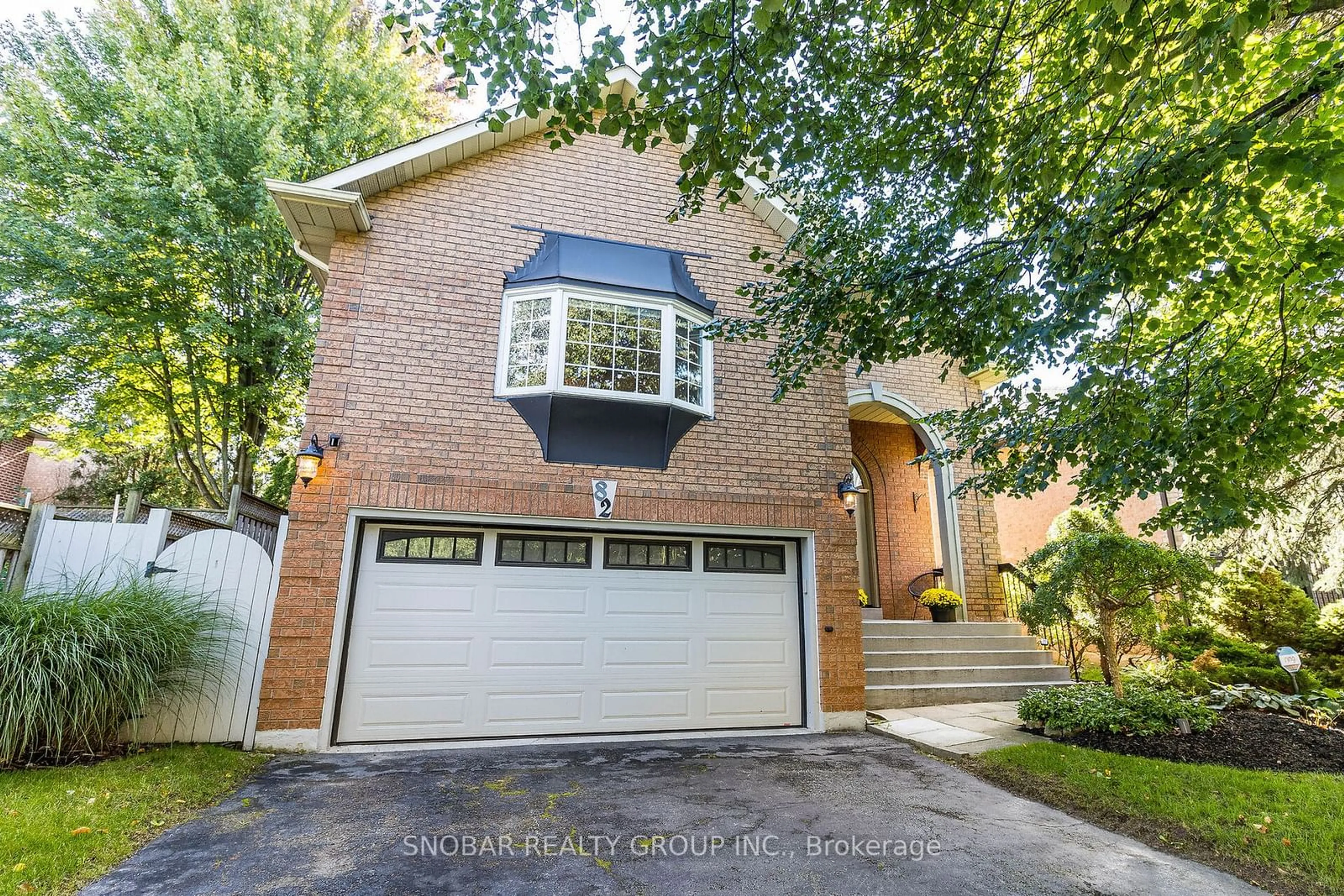 Home with brick exterior material for 82 Laurendale Ave, Hamilton Ontario L8B 0M6