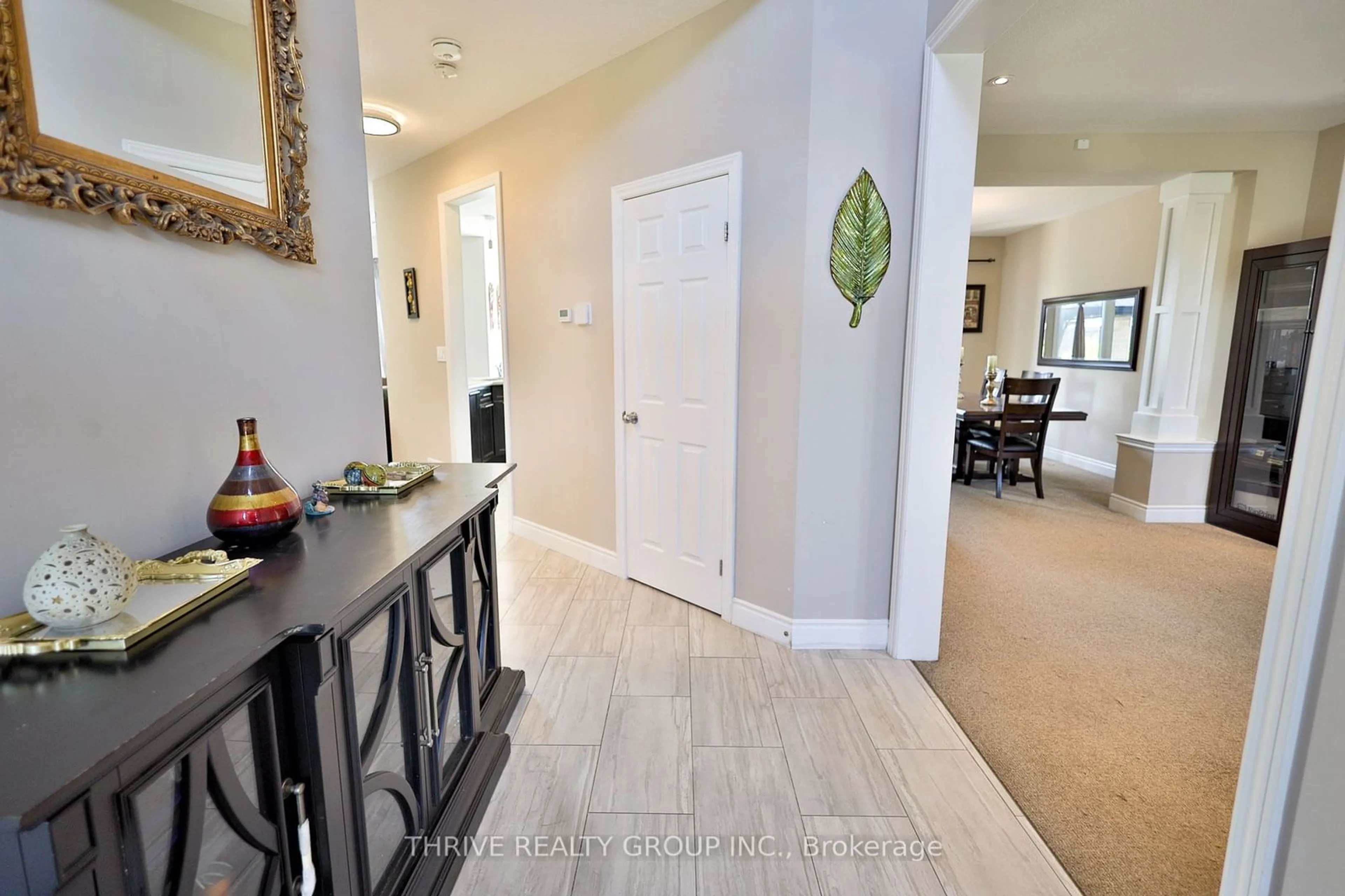 Indoor entryway, wood floors for 72 Carolina Cres, St. Thomas Ontario N5R 0H3