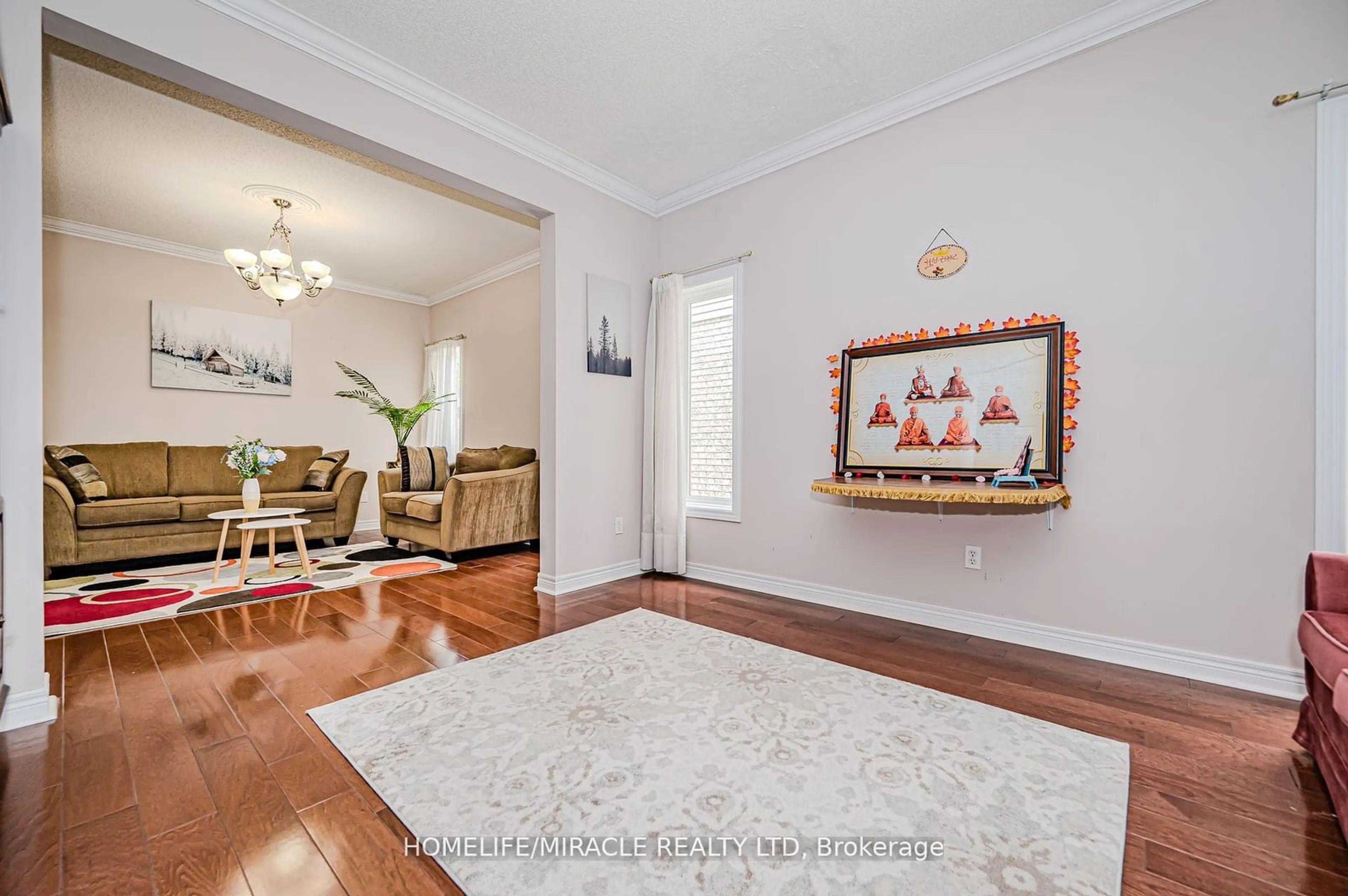 Living room, wood floors for 80 Meadowbank Dr, Hamilton Ontario L9B 2Y1