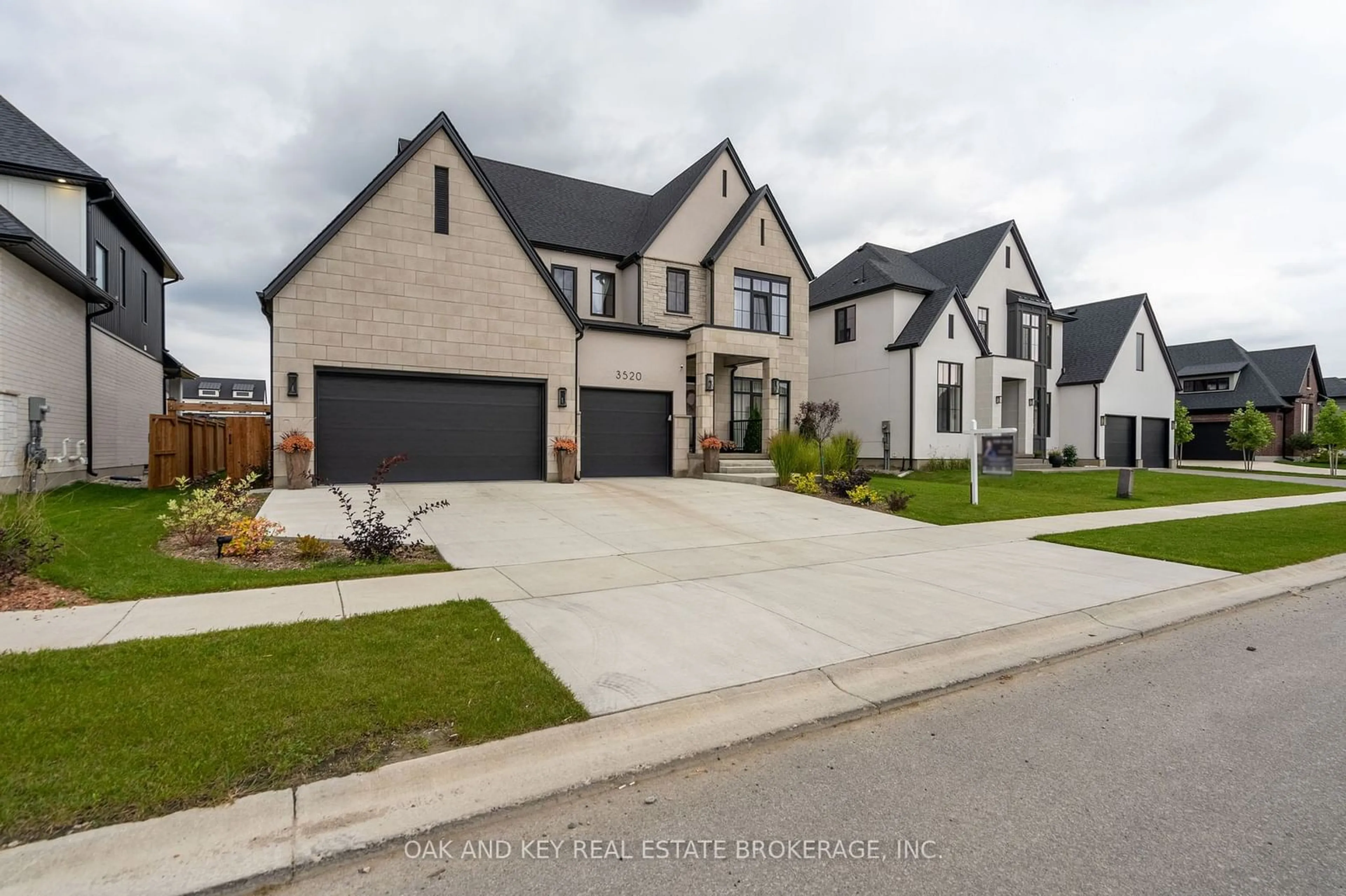 Frontside or backside of a home, the street view for 3520 Grand Oak Crossing, London Ontario N6P 0G6