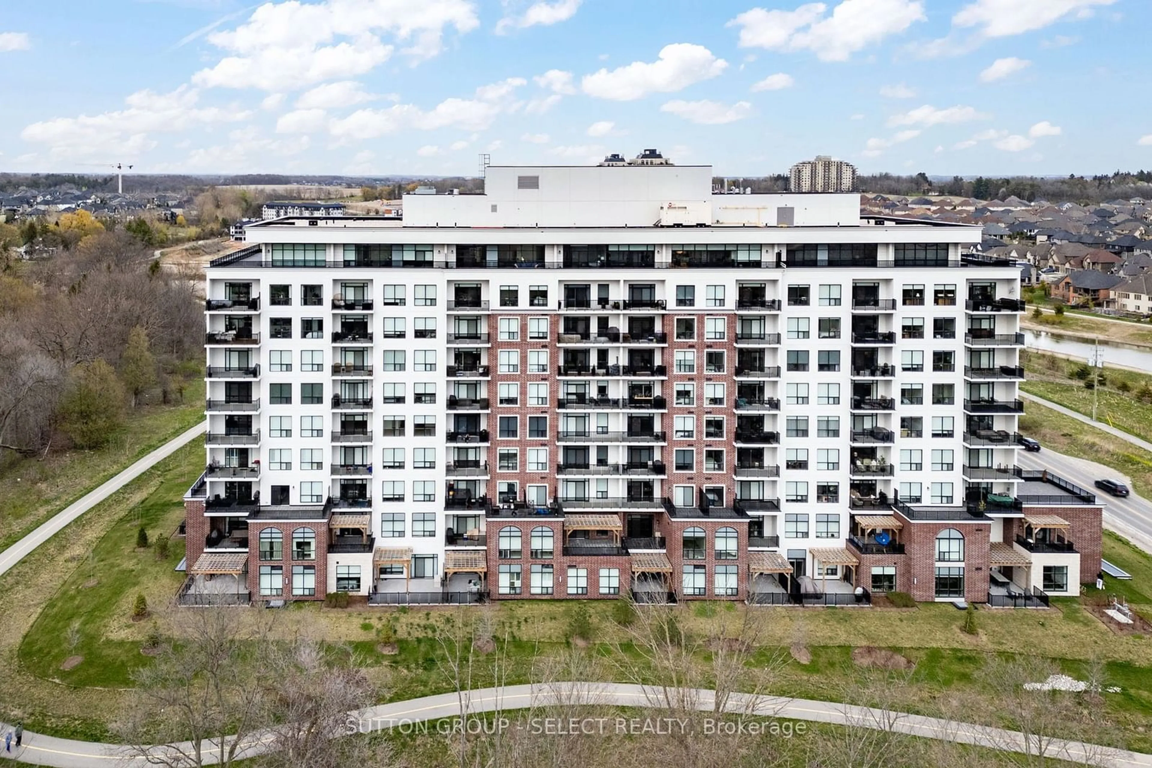 A pic from exterior of the house or condo, the front or back of building for 460 Callaway Rd #1001, London Ontario N6G 0Z2