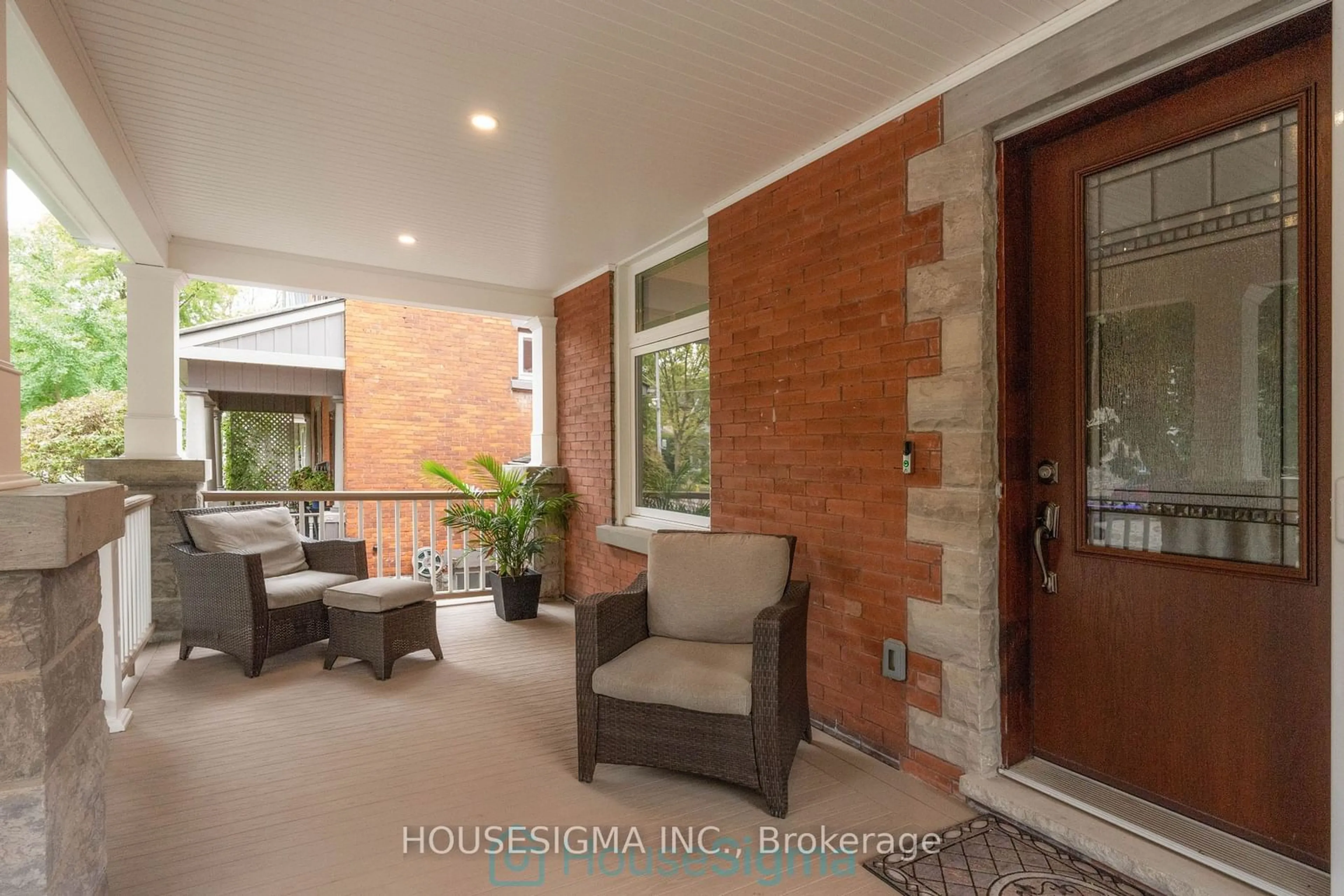 Indoor foyer, wood floors for 212 Front St, Stratford Ontario N5A 4H7