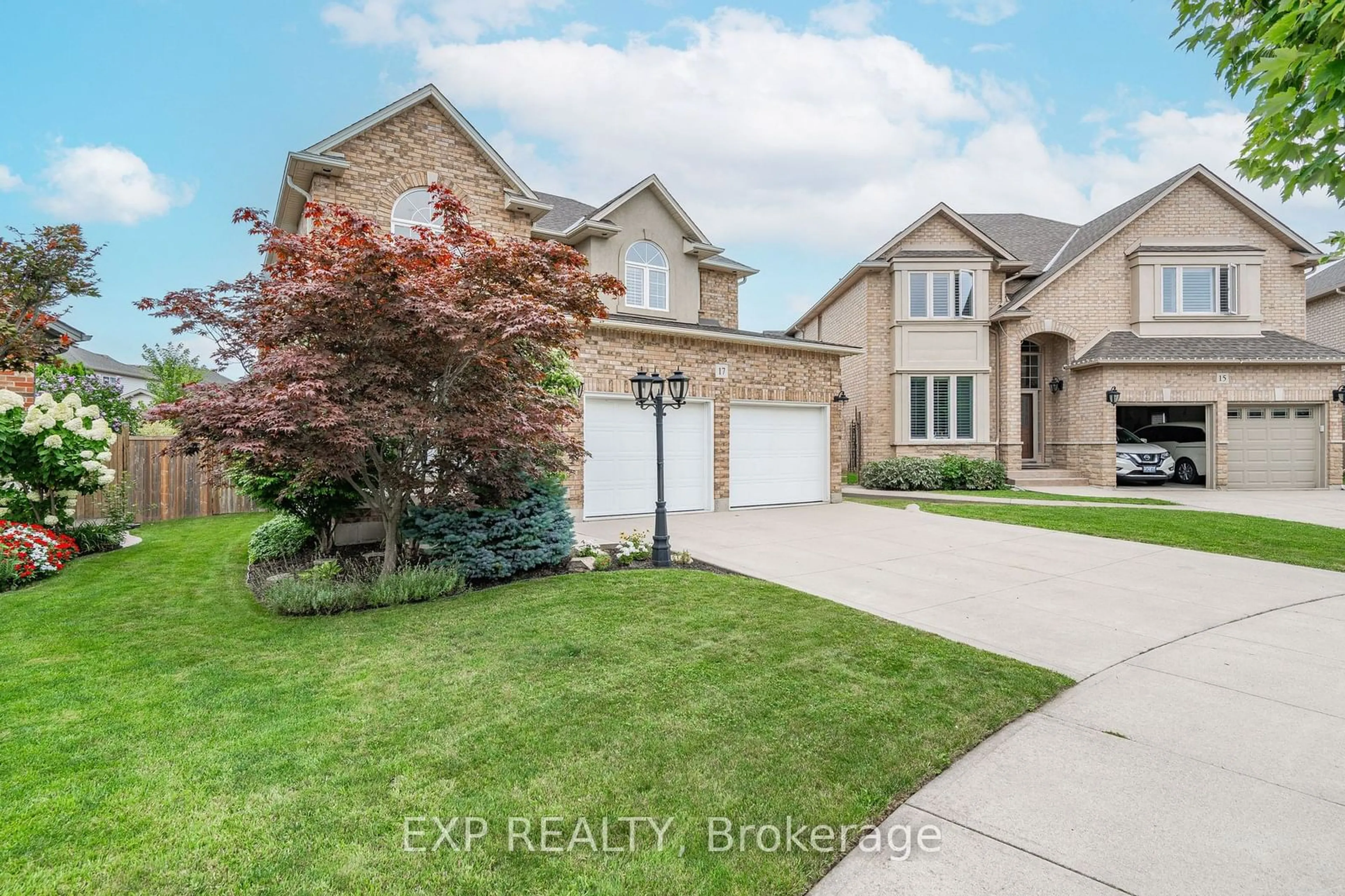 Frontside or backside of a home, the street view for 17 Hillcroft Dr, Hamilton Ontario L8J 3W6