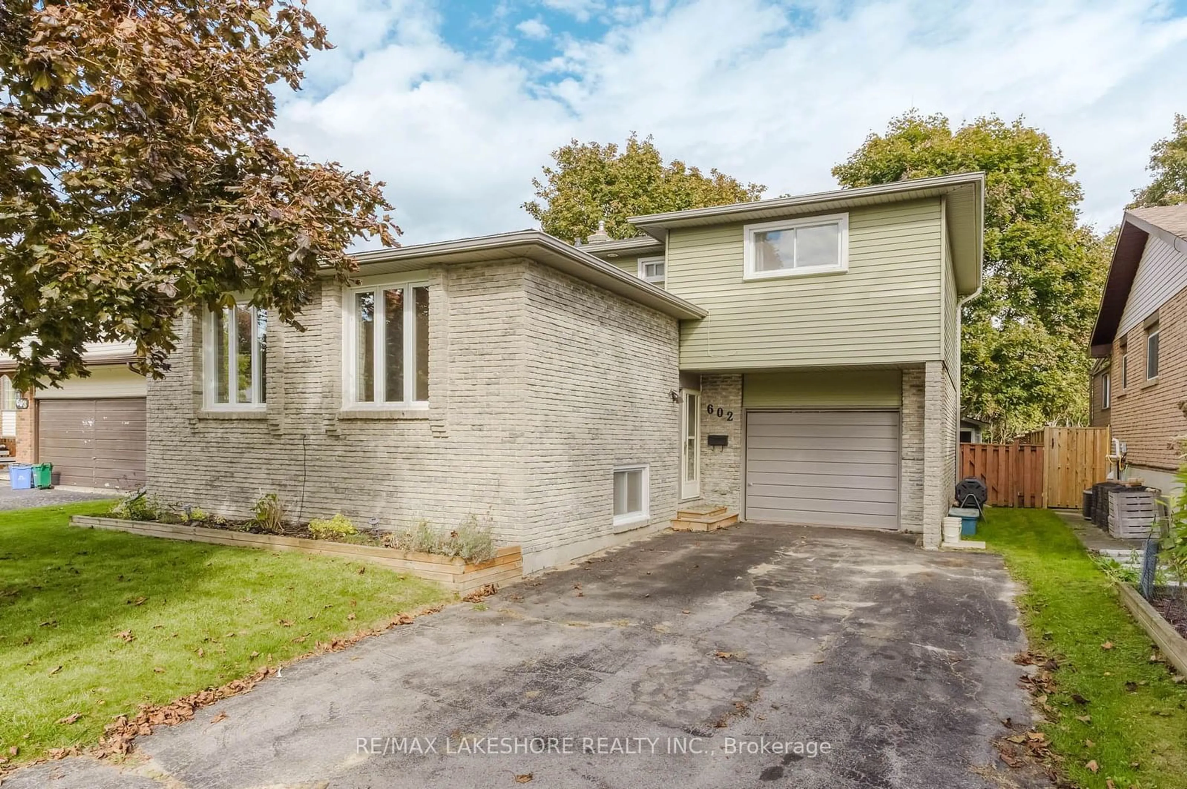 Frontside or backside of a home, the street view for 602 Mackechnie Cres, Cobourg Ontario K9A 4X8