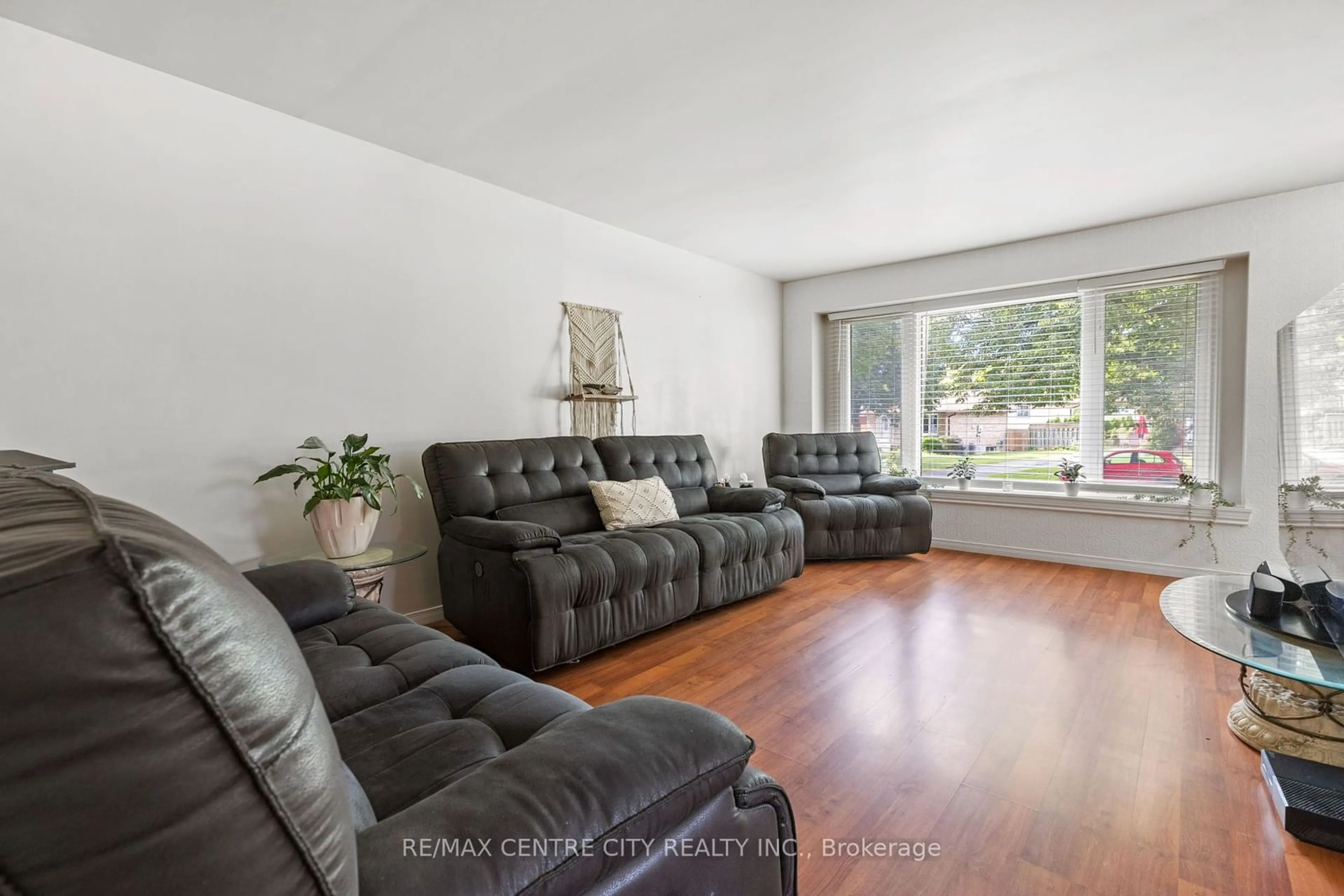 Living room, wood floors for 107 KINTAIL Cres, London Ontario N6E 1J4