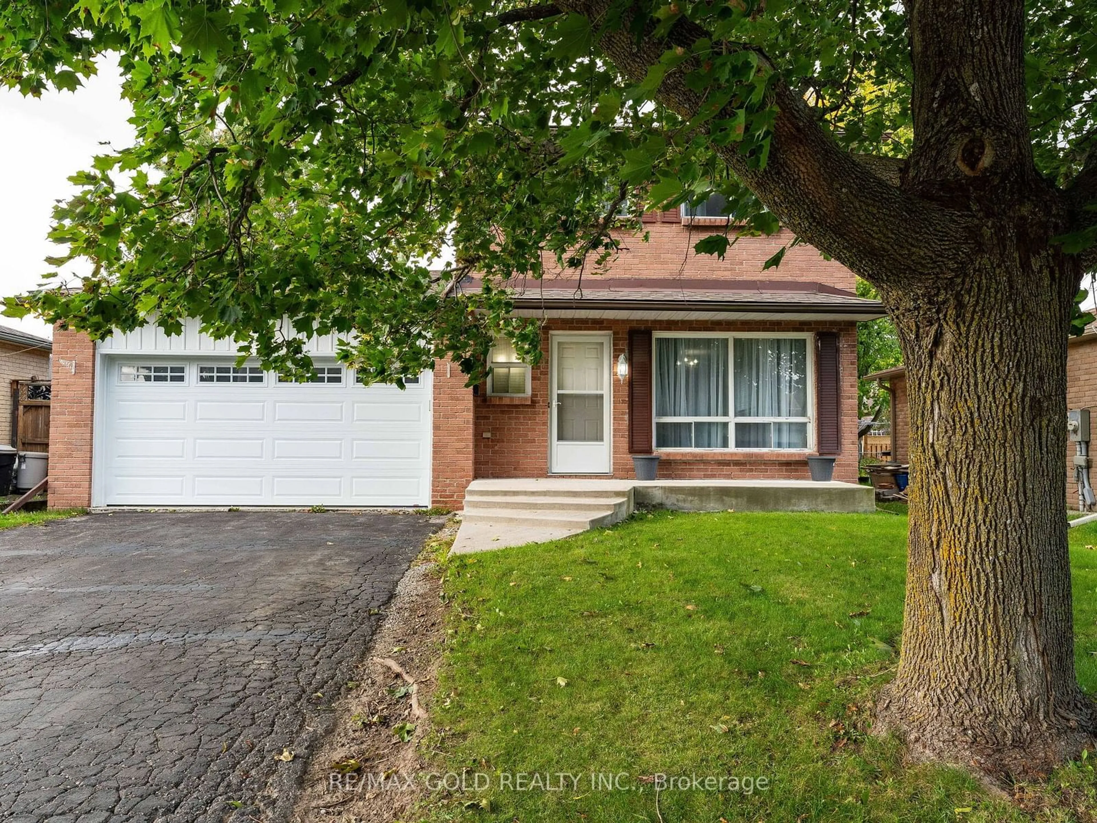 Frontside or backside of a home for 48 Birch Crt, Kawartha Lakes Ontario K9V 5L7