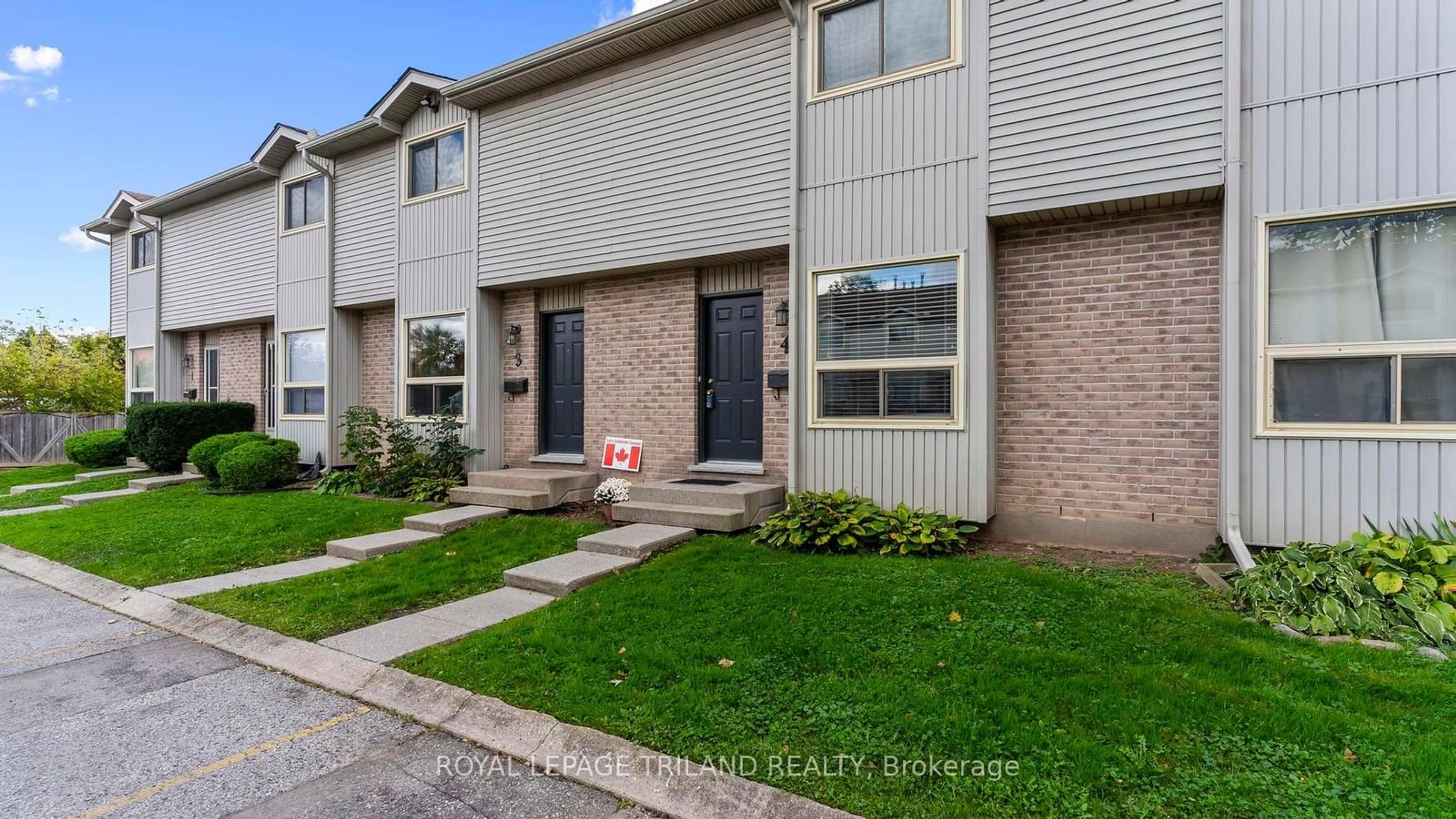 A pic from exterior of the house or condo, the street view for 1920 CULVER Dr #4, London Ontario N5V 4P4