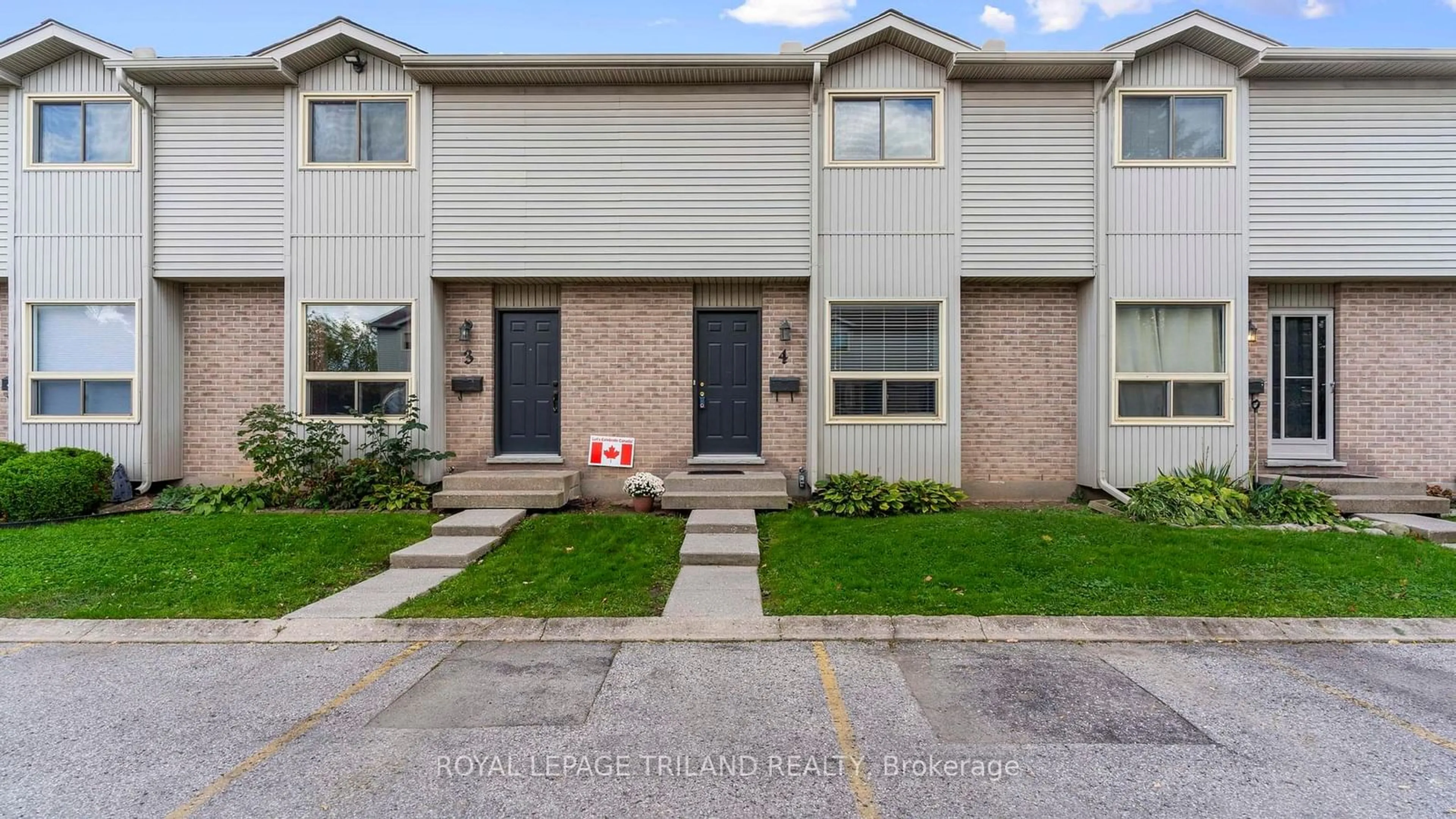 A pic from exterior of the house or condo, the street view for 1920 CULVER Dr #4, London Ontario N5V 4P4